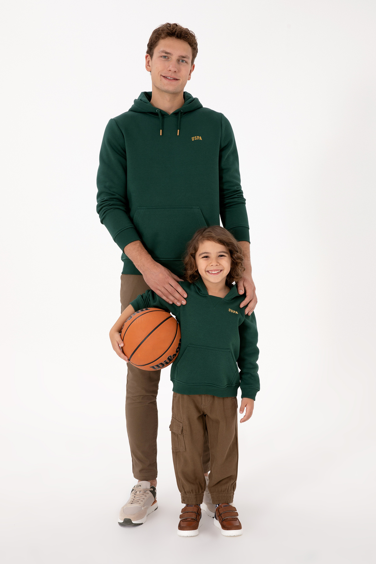 یو اس پولو سویشرت کلاهدار پسرانه سبز تیره کد ۵۰۳۱۳۸۰۸-VR079 یو اس پولو سویشرت کلاهدار پسرانه سبز تیره کد ۵۰۳۱۳۸۰۸-VR079