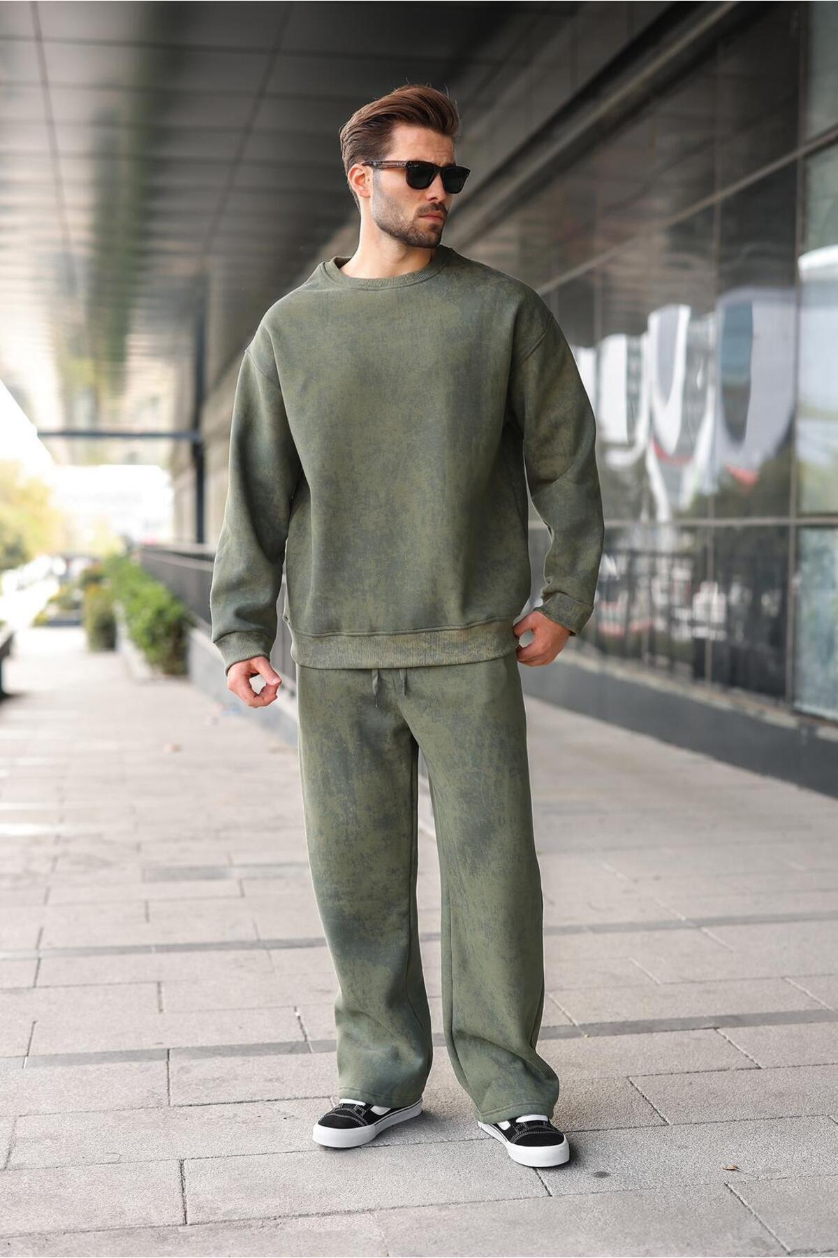 مدمکست ست شلوار مردانه طرح‌دار باتیک یقه گرد خاکی E7344