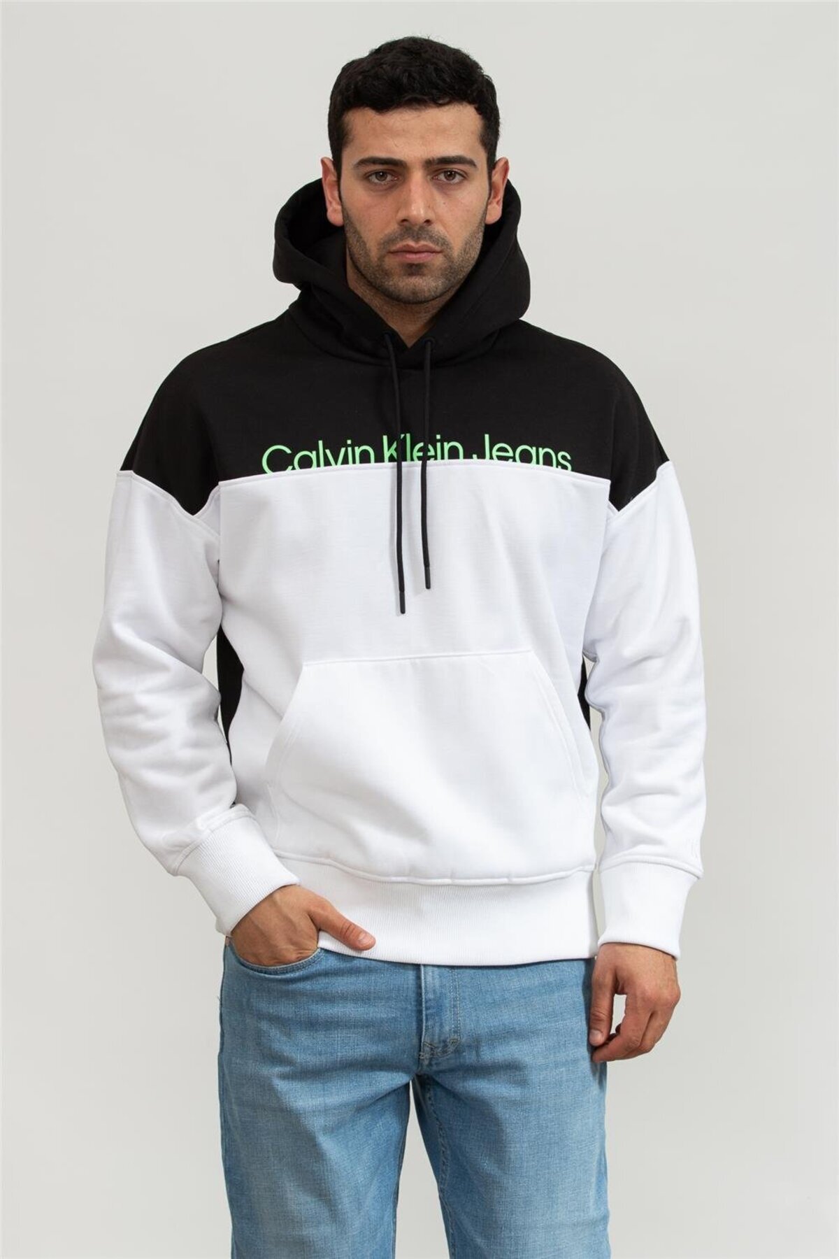 کلوین کلاین سویشرت کلاه‌دار مردانه مدل Colorblock از برند Institutional