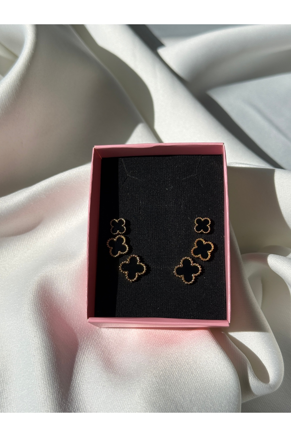 316L Çelik Gold Siyah Renk 3 Boy Yonca Figürlü Küpe Seti