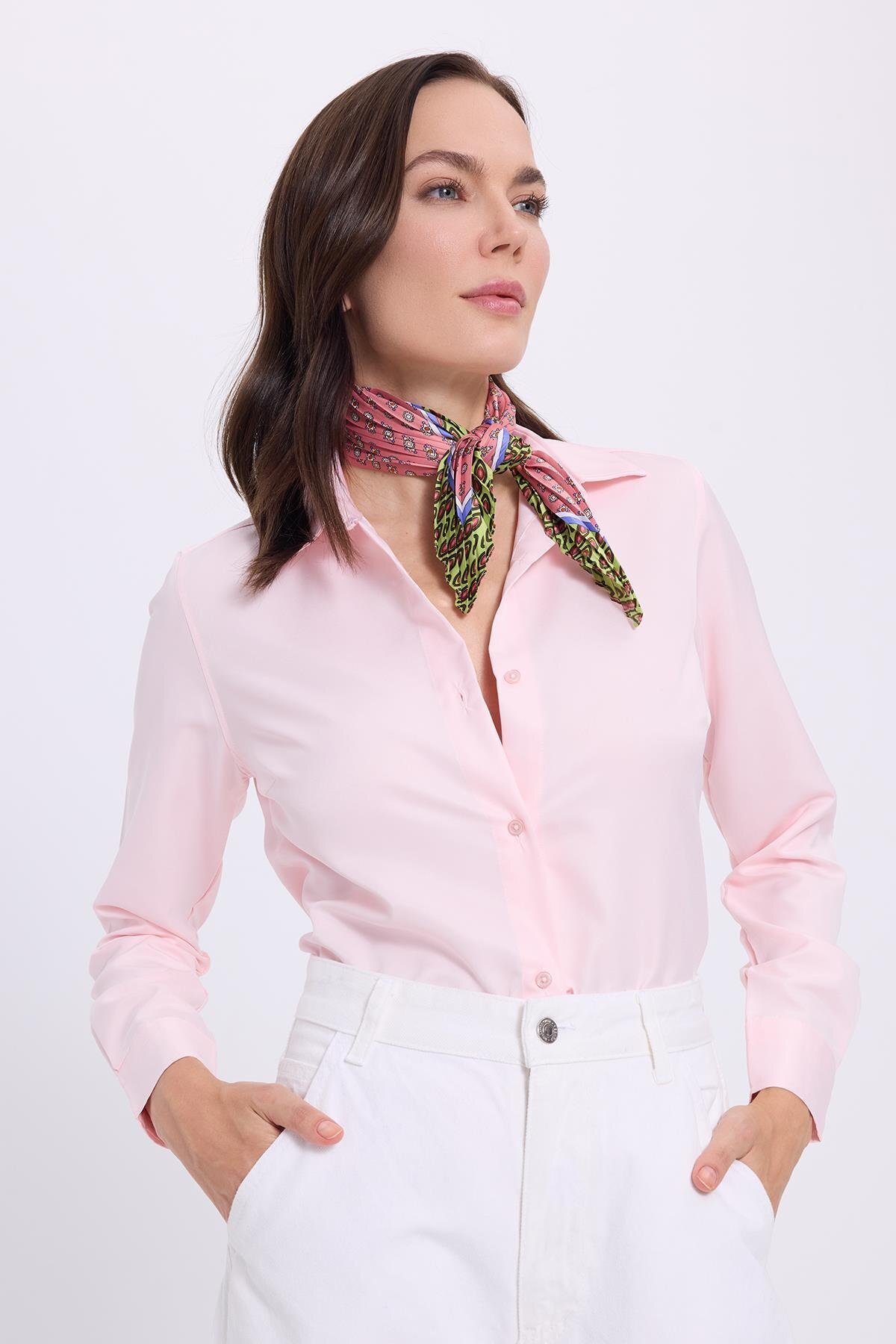 Tudors Kadın Slim Fit Dar Kesim Vucüda Oturan Uzun Kollu Pembe Basic Gömlek