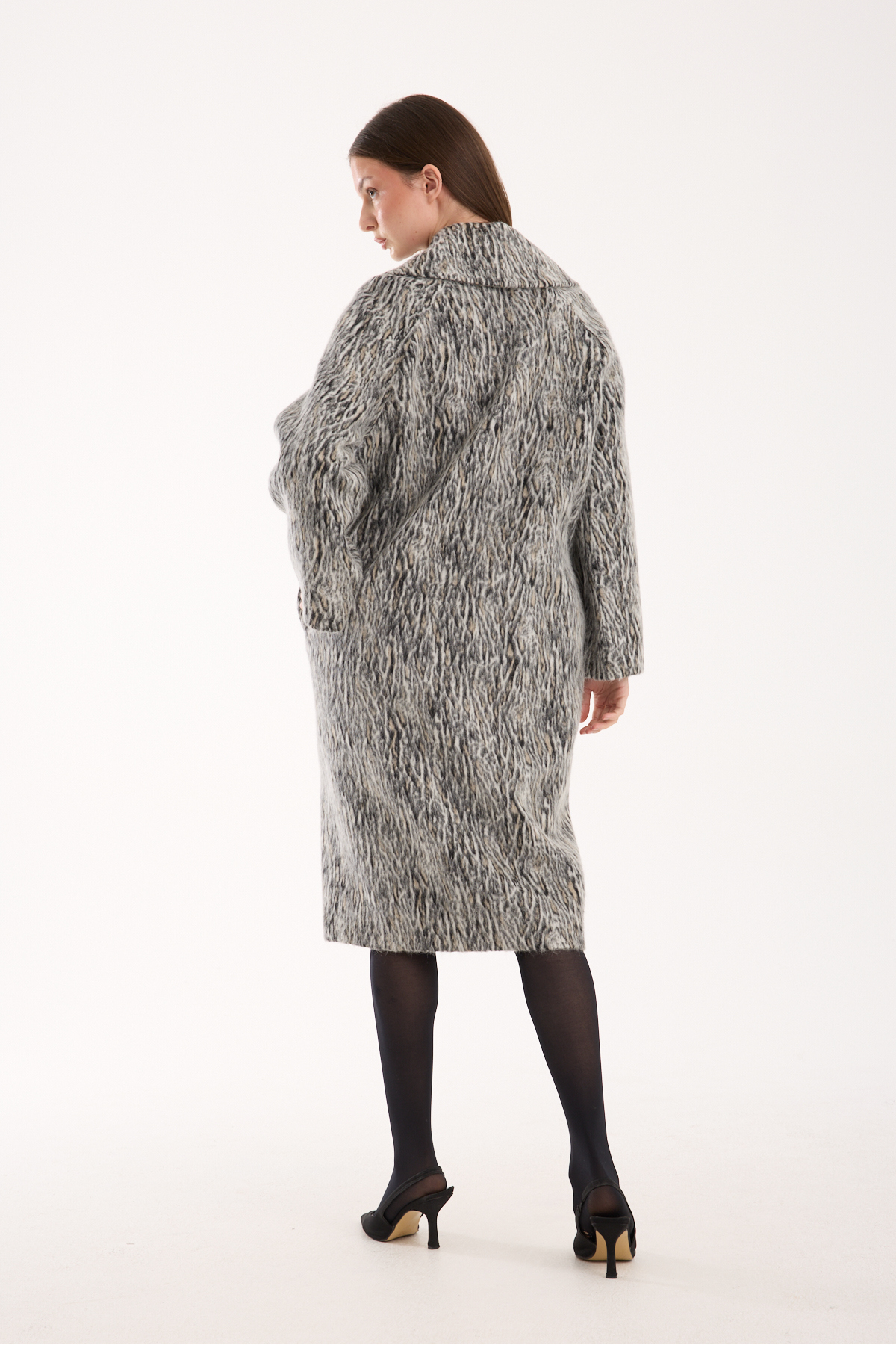 ŞEYDA ERTEM  GRİ YÜN LEOPAR DESENLİ MANTO - Görsel 8