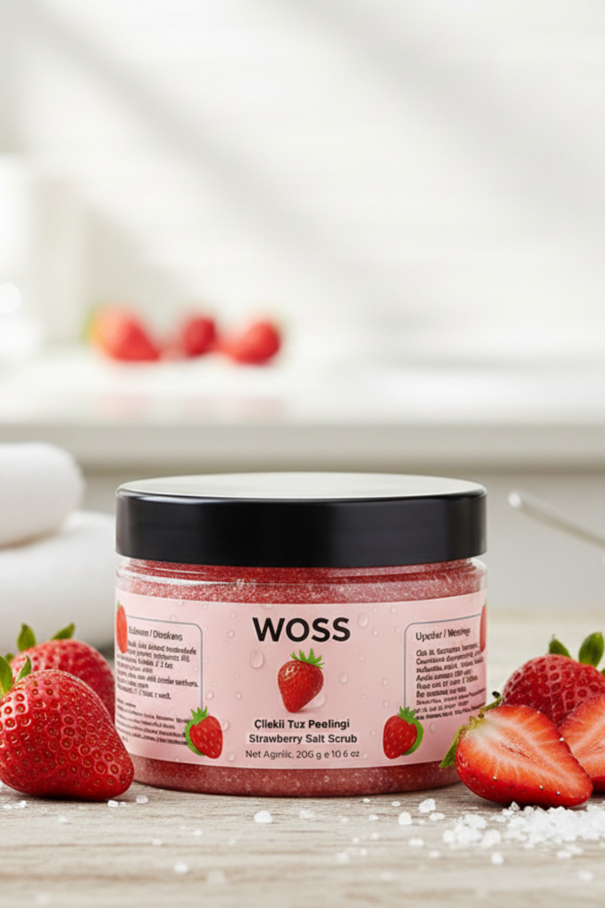 Woss Çilekli Tuz Peeling 300 g – Cildi Arındıran ve Pürüzsüzleştiren Vücut Peelingi