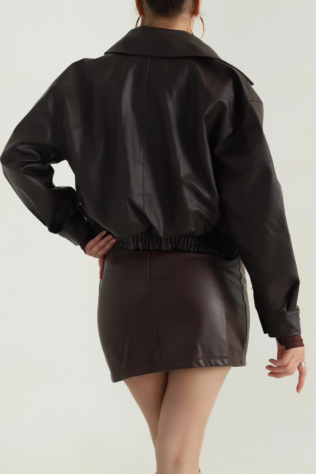 moda armanc  Kadın Deri Bomber Ceket - Yeni Sezon Oversize Crop Suni Deri Mont (Siyah / Kahverengi / Bordo) - Görsel 4