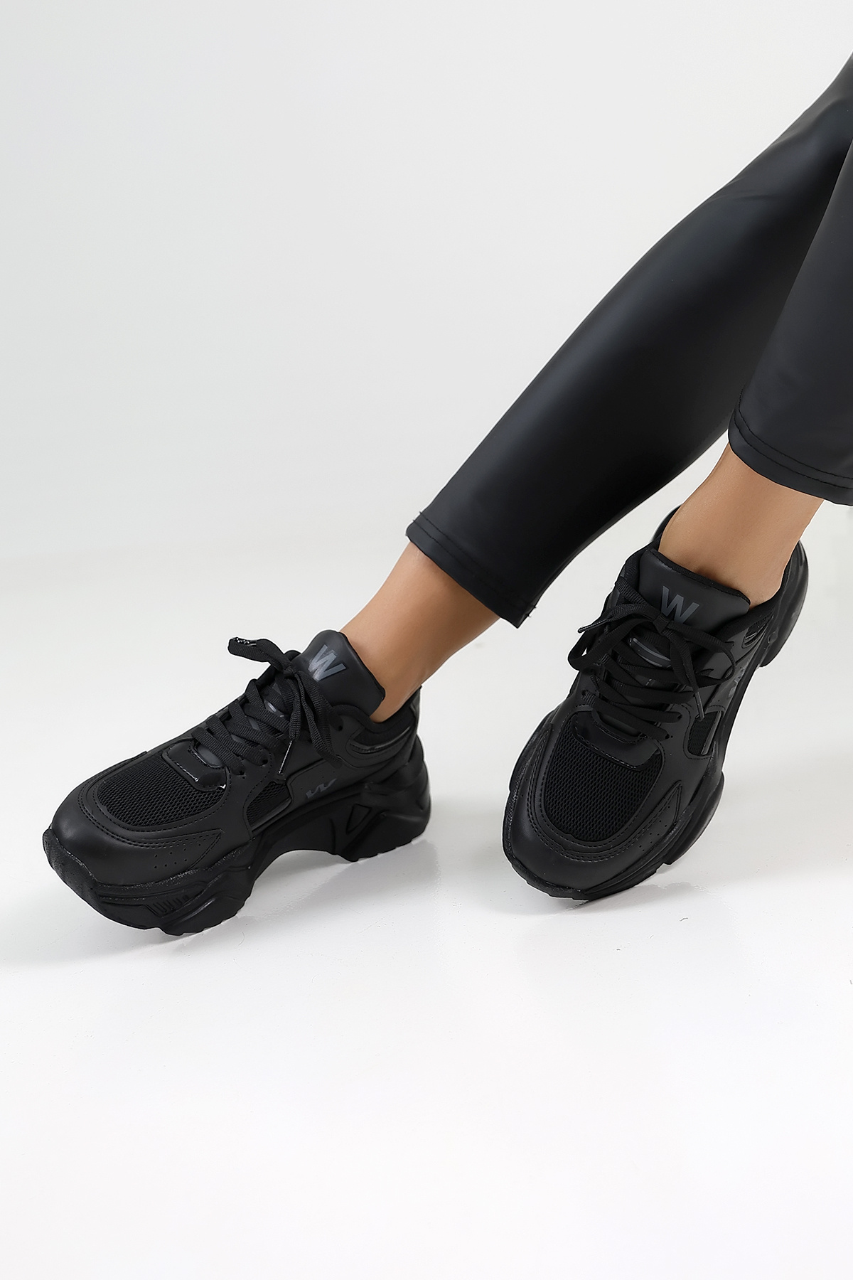 Encool Дамски ежедневни спортни черни маратонки | Удобни и стилни модни модели с висока подметка