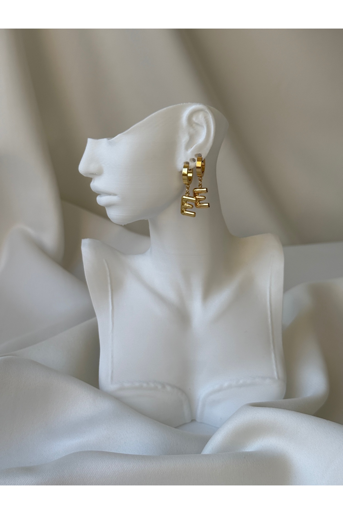 316L Çelik Gold Renk Harf Model Küpe