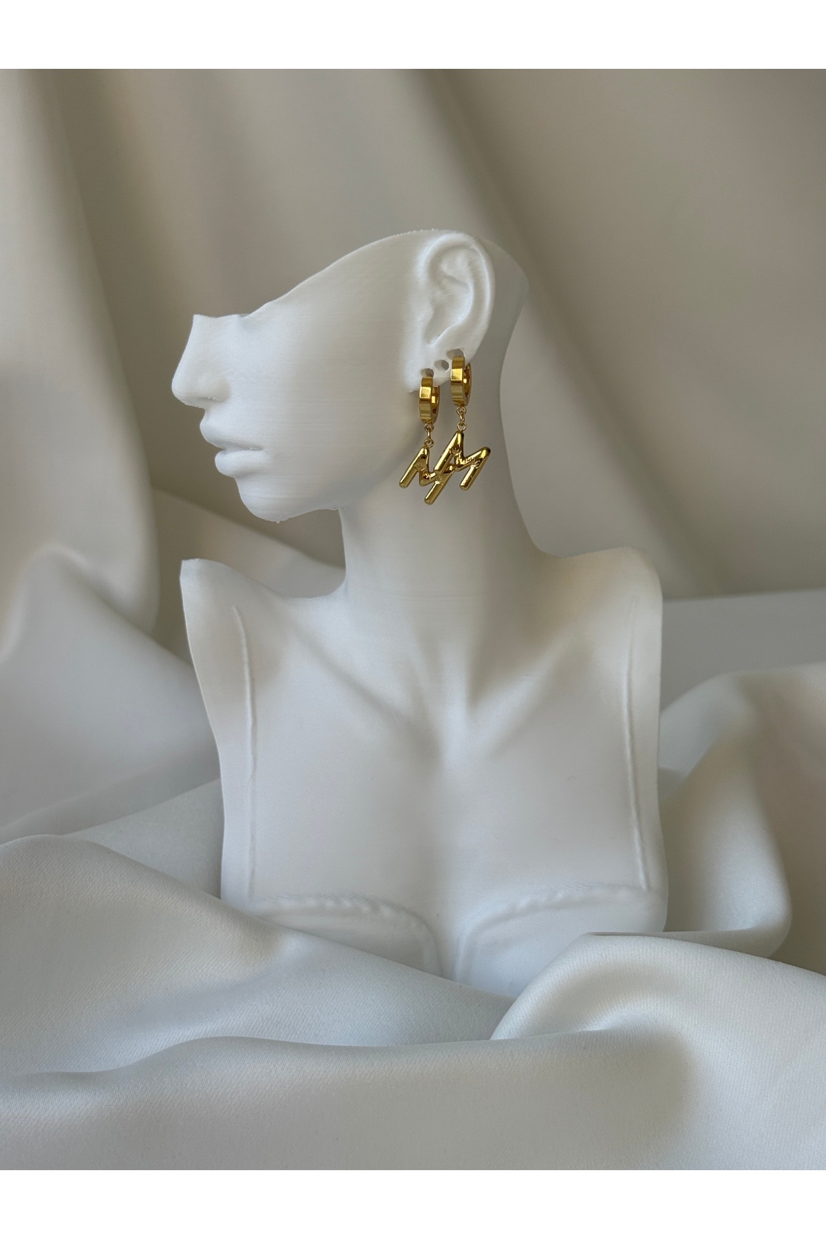 316L Çelik Gold Renk Harf Model Küpe