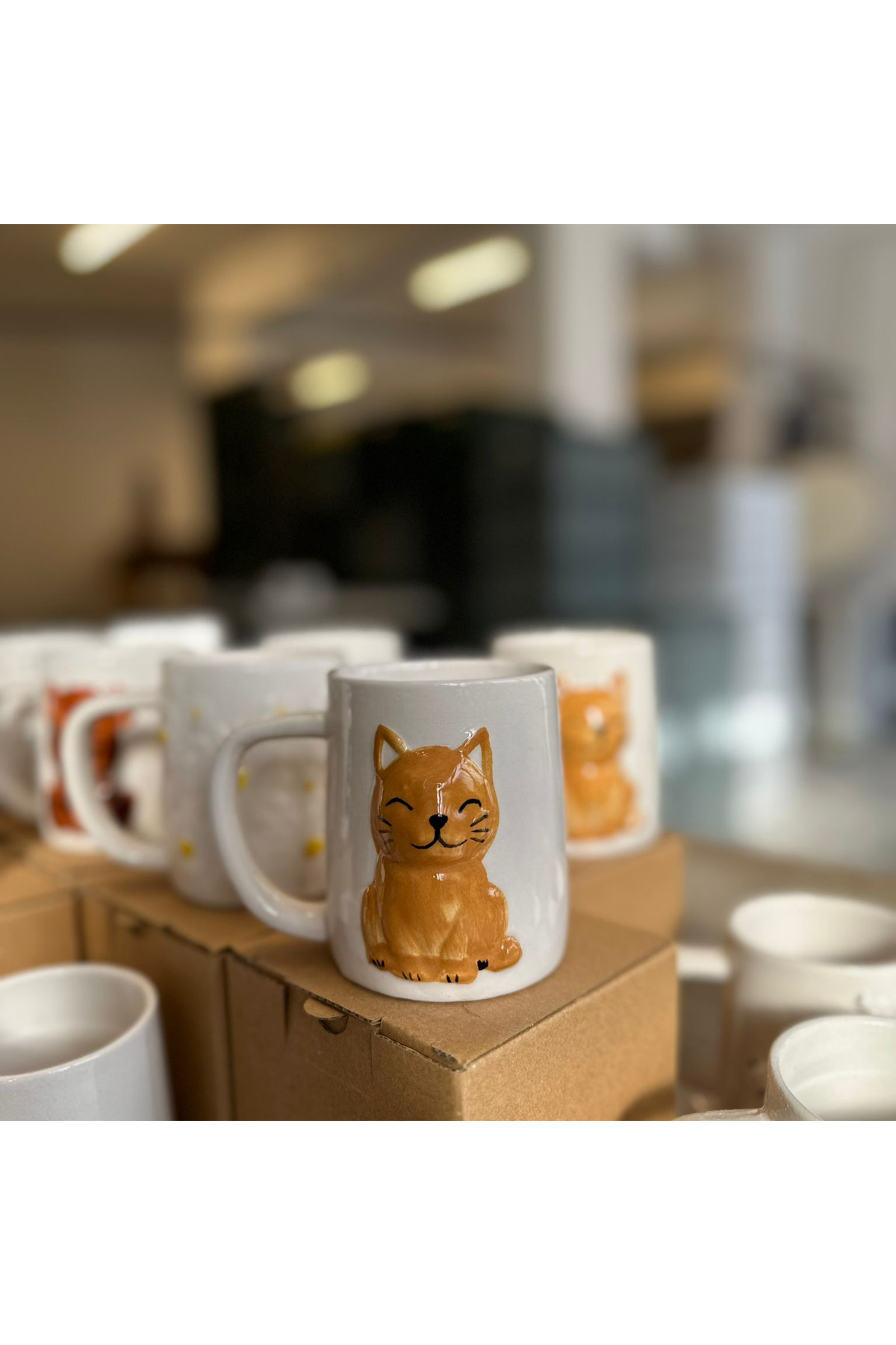 Kedi Kabartmalı Seramik Kupa El Yapımı