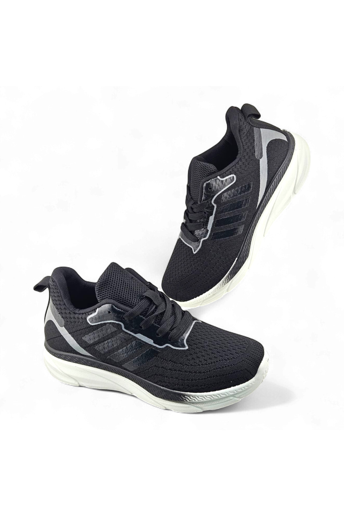 أحذية رياضية مريحة - تصميم عصري يسمح بمرور الهواء