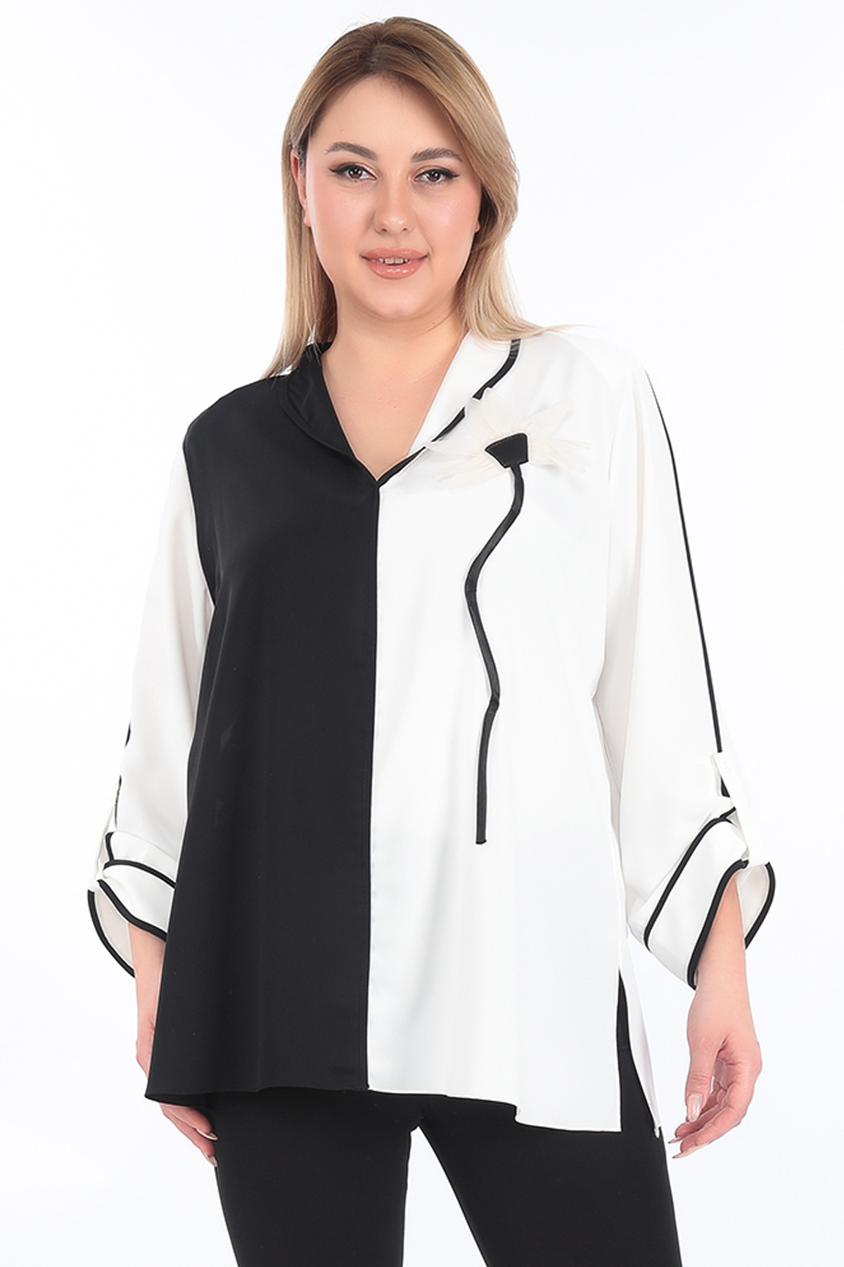 KİFAYET Büyük Beden (50-56) V Yaka Apoletli Uzun Kol 3D Çiçek Detaylı Kadın Tunik