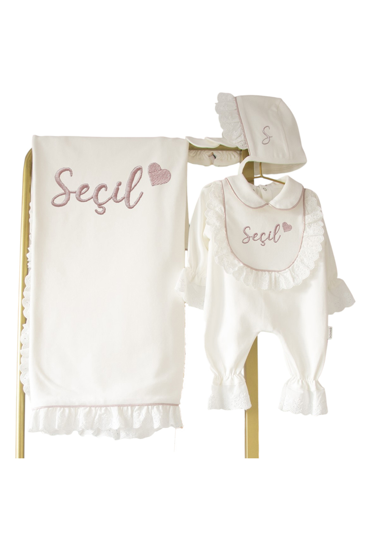 Mis Bebe Minik İnsanların Sarayı Fisto Detaylı Kalp Desenli Set | Kız Bebek İçin Romantik Yenidoğan Hediyesi fotoğrafı 3 (önizleme)