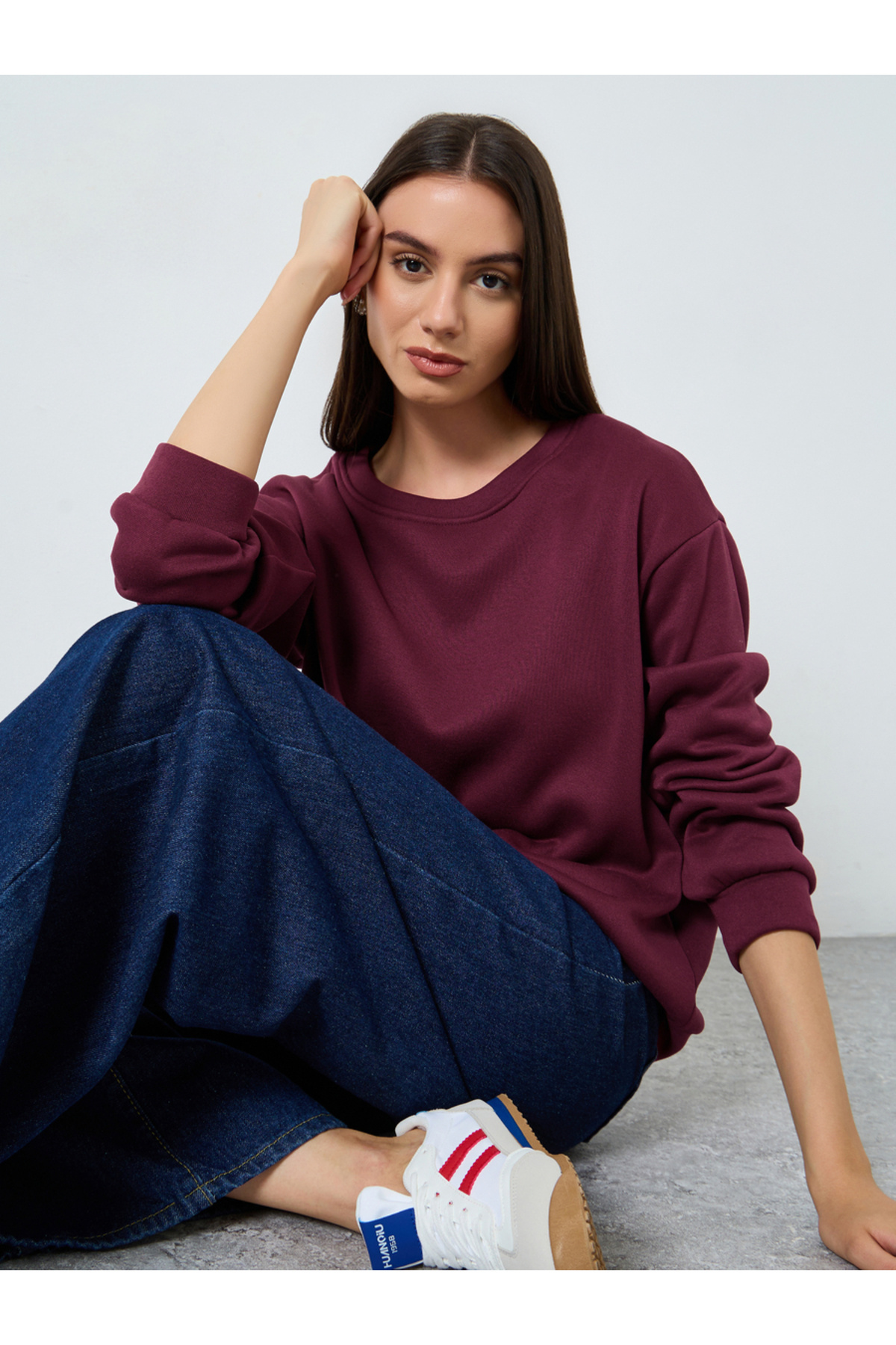 Styli سويت شيرت قصة فضفاضة بلون عنابي سادة