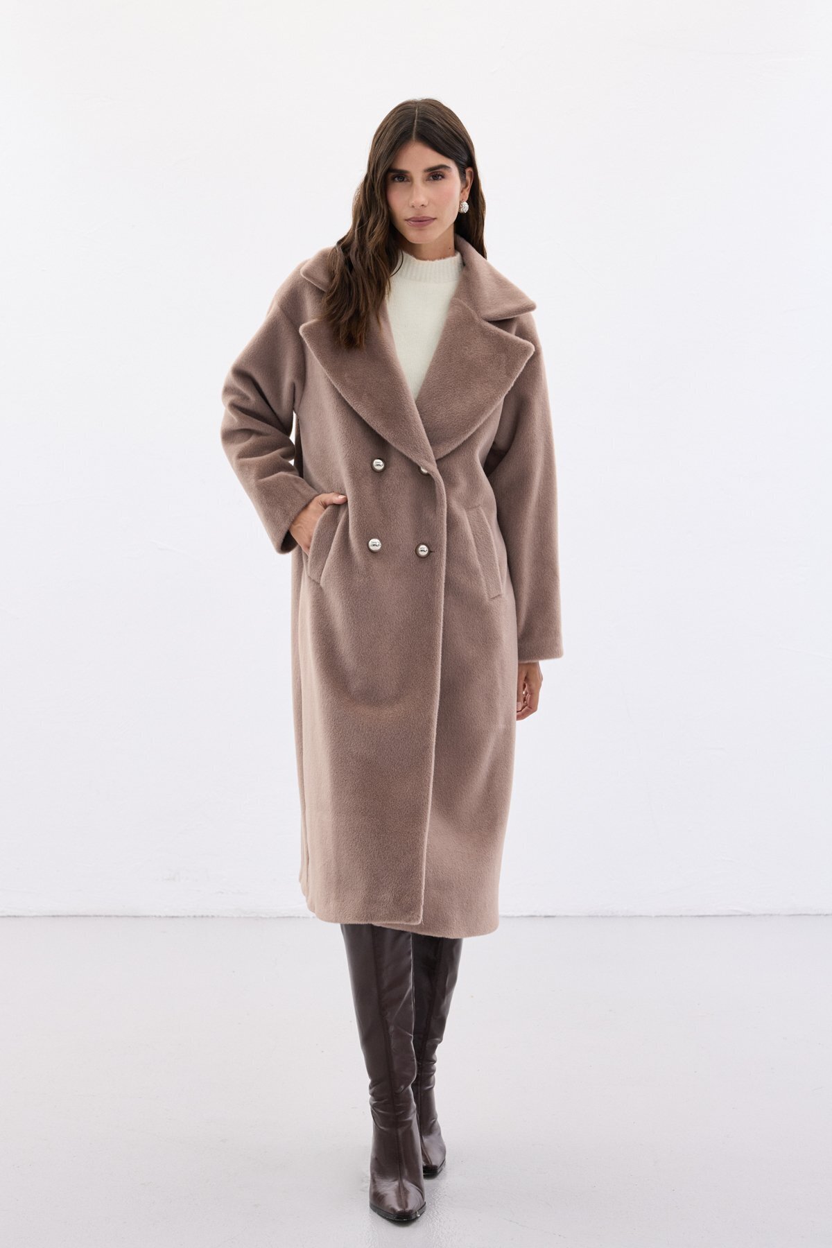 Sateen  Düğme Detaylı Uzun Kaban - Vizon - Görsel 4