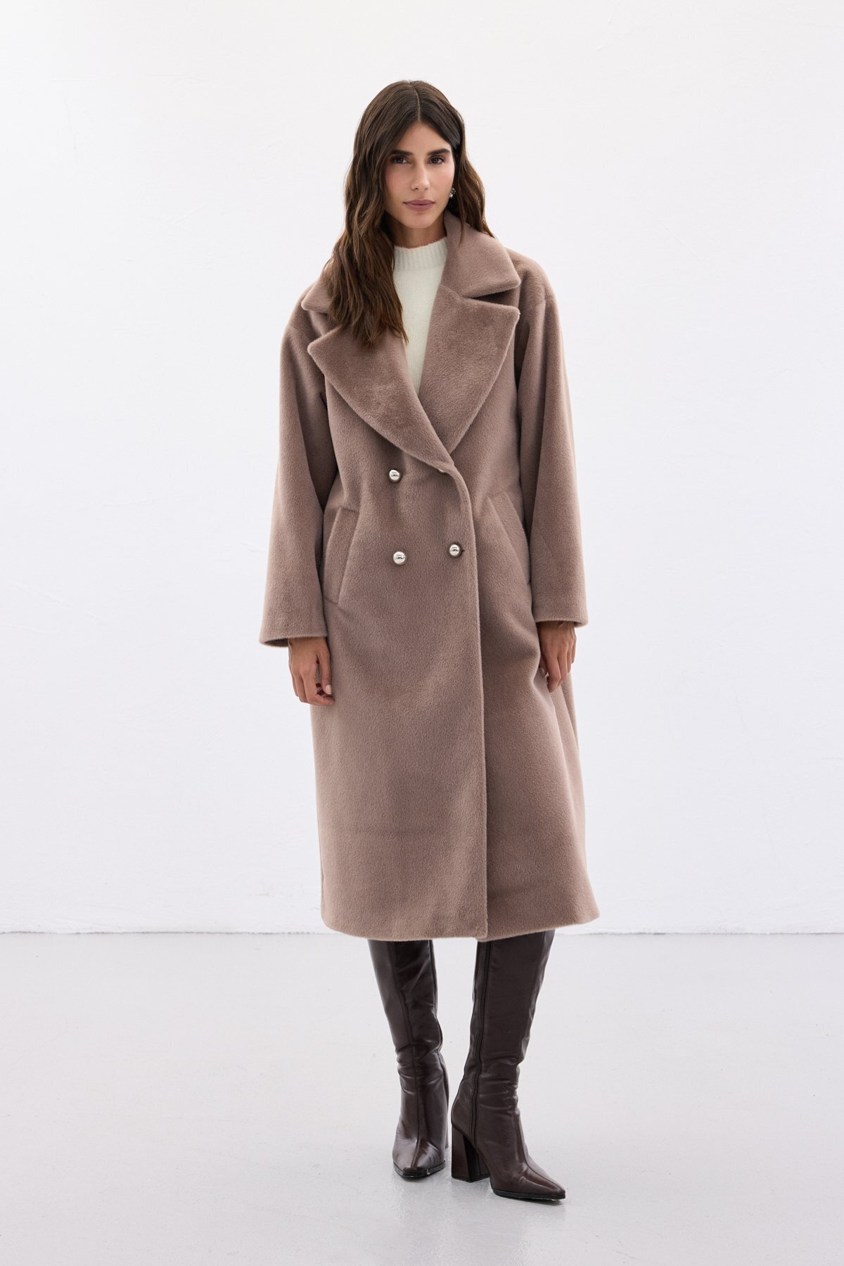 Sateen  Düğme Detaylı Uzun Kaban - Vizon - Görsel 8