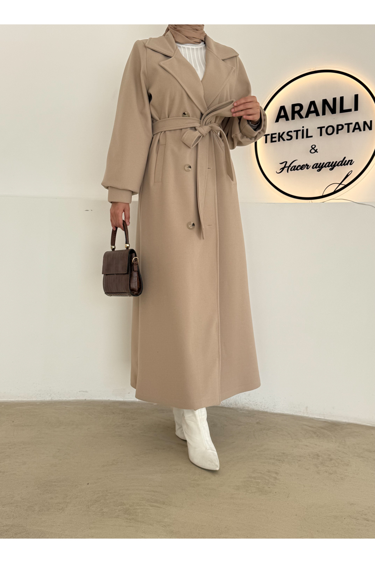 hacer ayaydın  Tam Boy Tesettür Kaşe Kaban/Manşetli Kuşaklı Kaşe Kadın Kaban