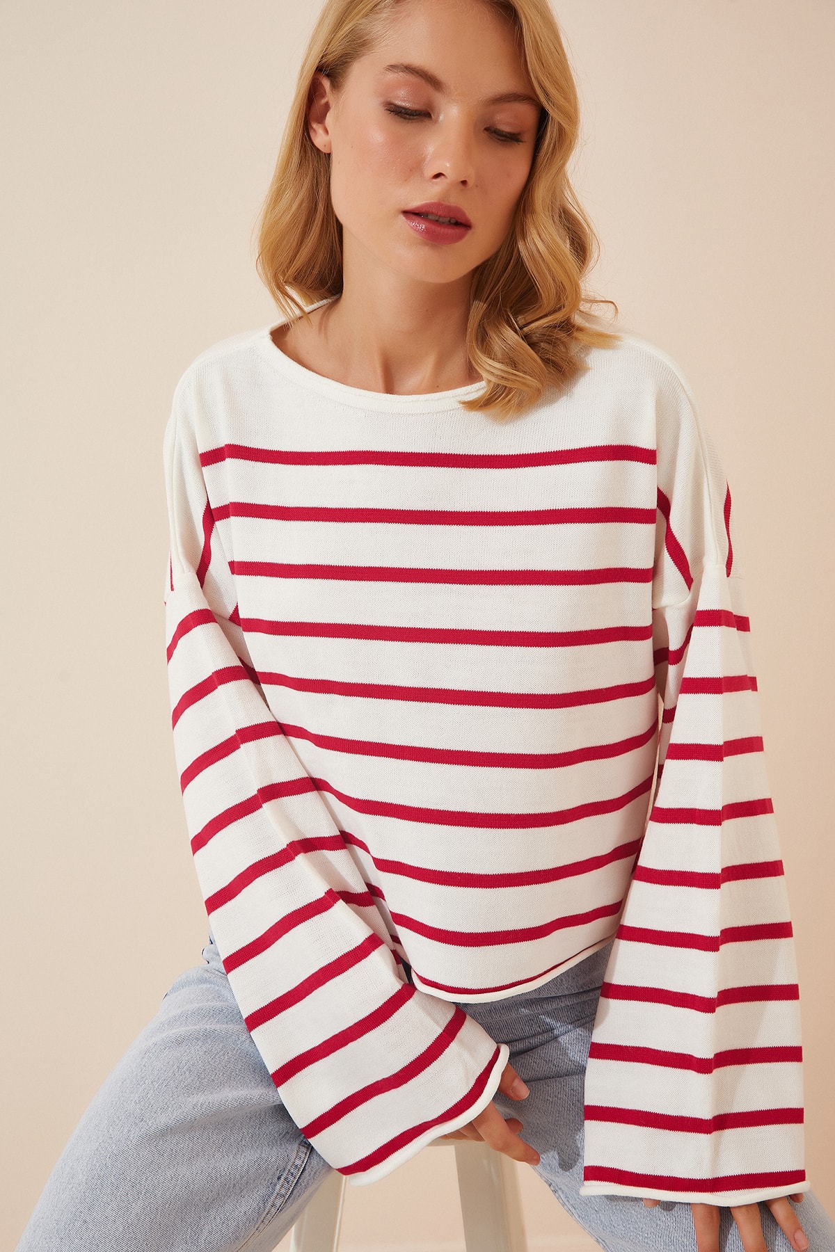 Happiness İstanbul Damska bluza oversize z dzianiny w czerwone białe paski US00659