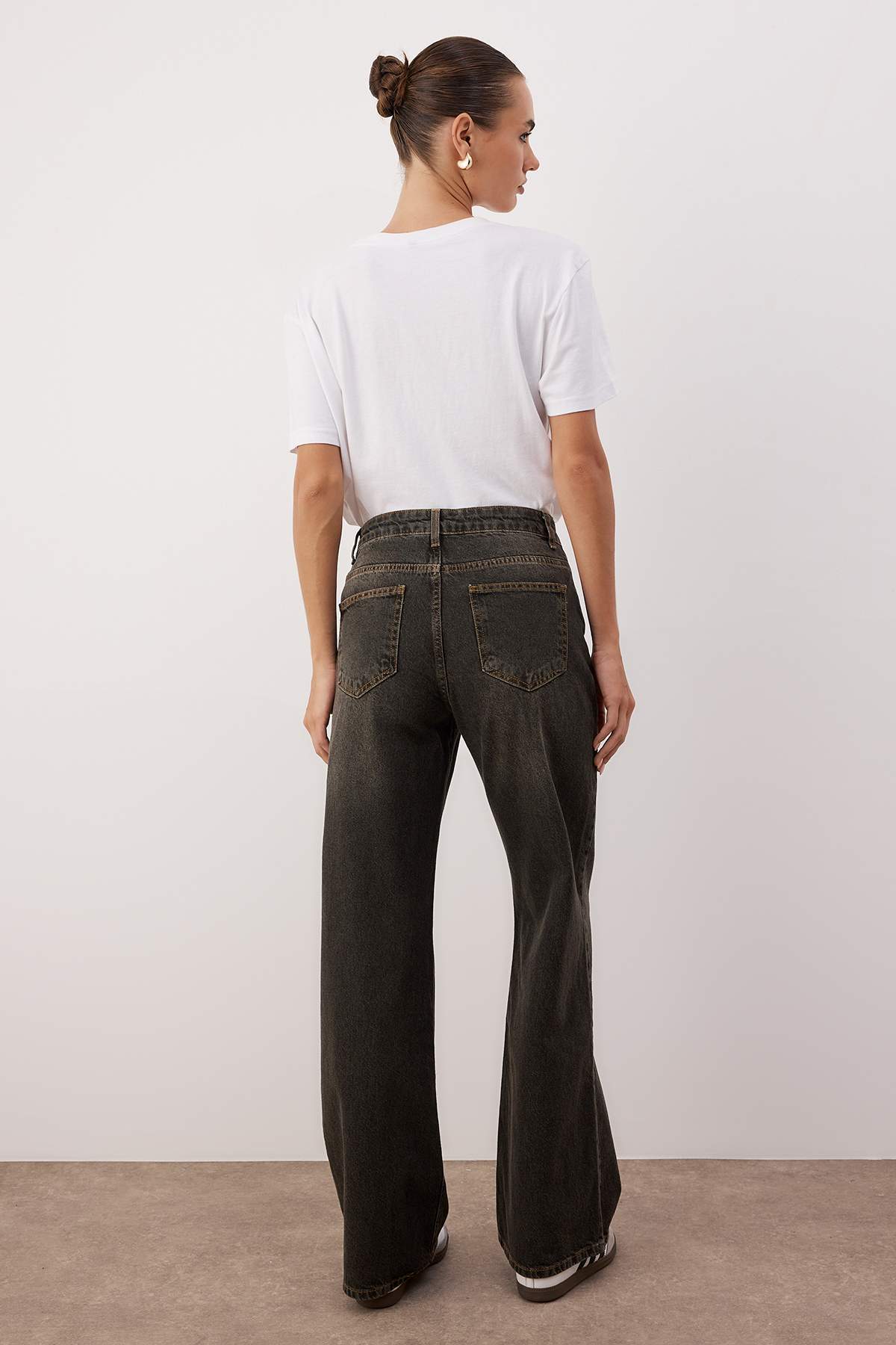 Trendyolmilla  Antrasit Yüksek Bel Vintage Yıkama Geniş Paça Wide Leg Jeans TWOAW26JE00124 - Görsel 4