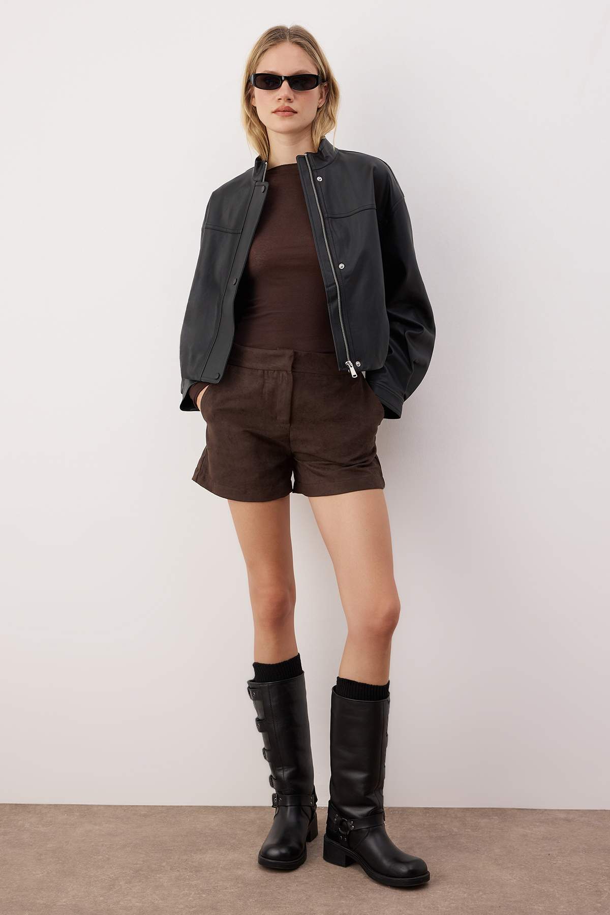 Trendyolmilla  Kahverengi Süet Kısa Şort & Bermuda TWOAW26SR00053