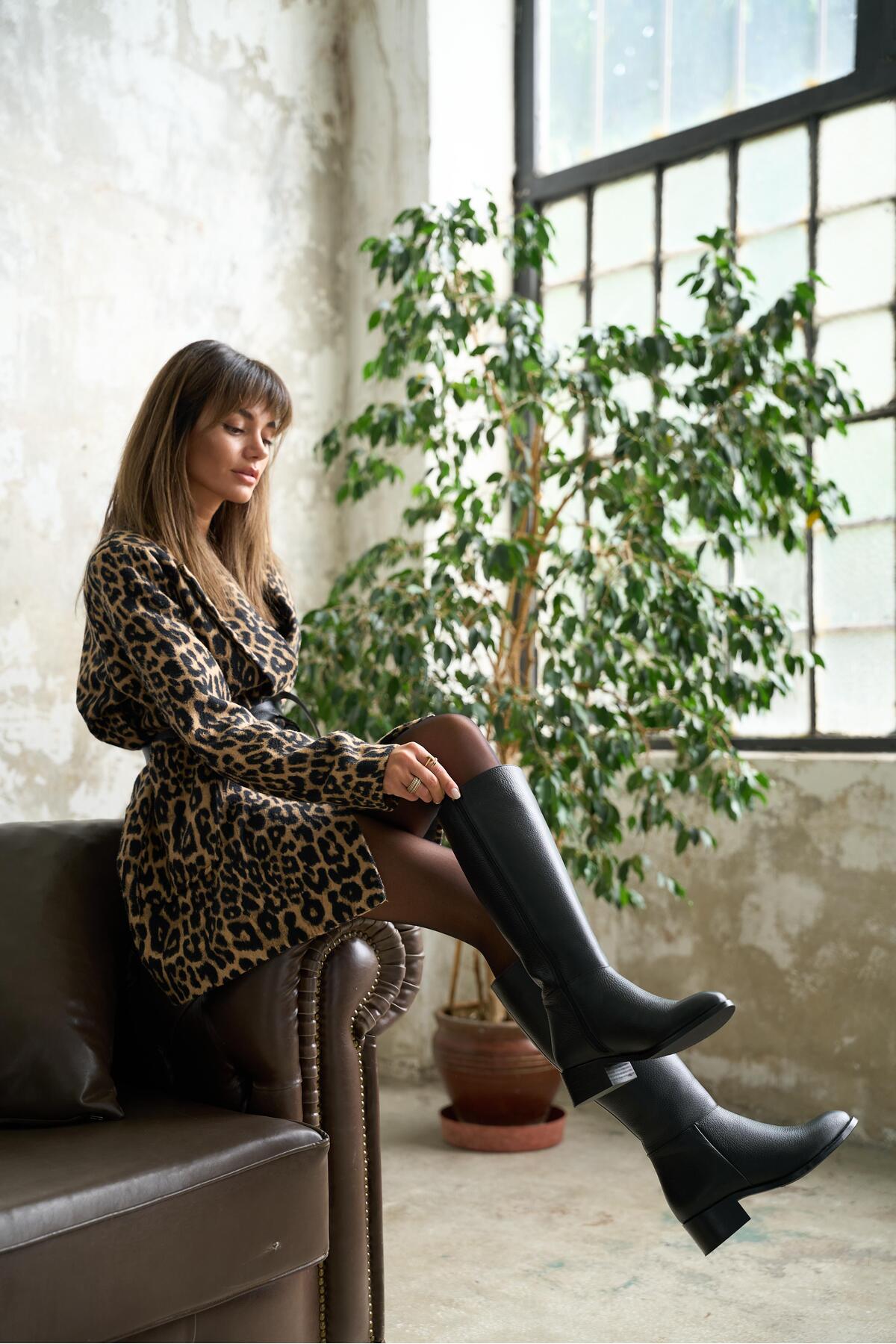 kalyoncu moda  Vanessa Siyah Renkli Gerçek Deri Diz Altı Kadın Çizme - Görsel 5