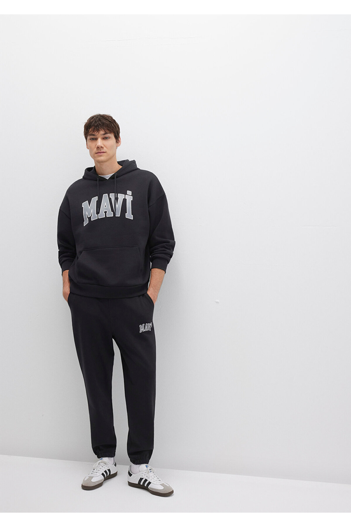 Mavi Logo Baskılı Siyah Eşofman Altı 0010207-900