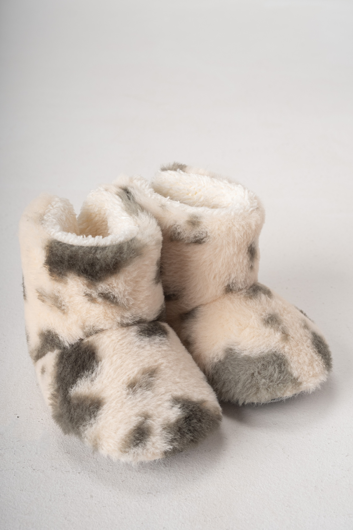 pufien Çocuk ve Bebek Panduf, Kışlık Peluş Bot, Yumuşak, Sıcak Tutan, Kaymaz Tabanlı Ev İçi Patik, Ev Botu fotoğrafı 4 (önizleme)