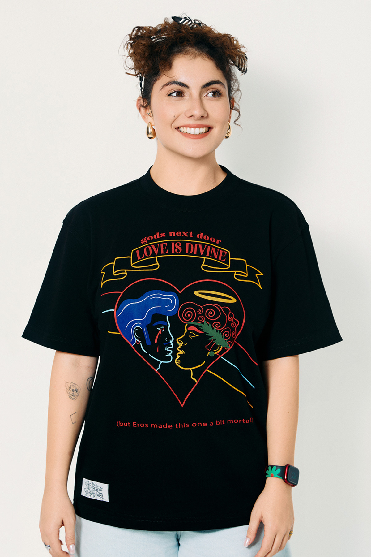 Gods Next Door Love is Divine Unisex Tişört - Fiyatı, Yorumları