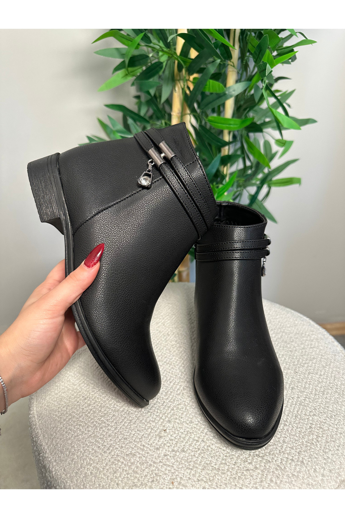 eformoda by emre yılmaz Зимни удобни черни ботуши - дамски катарама, цип, неплъзгаща се подметка Ptk013