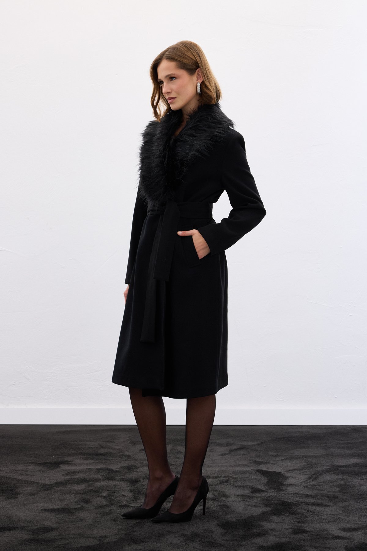 Sateen  Kürklü Kaşe Kaban - Siyah - Görsel 7