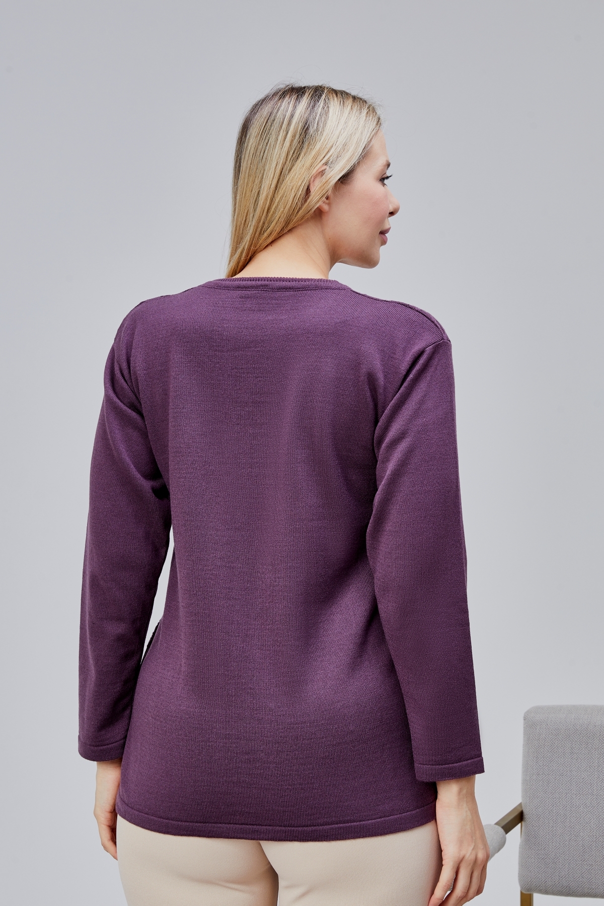 Jinx Wear Fashion  Kadın Triko Yaka İnci Detay Kışlık Orta Yaş Günlük Anne Bluz Kazak - Görsel 3