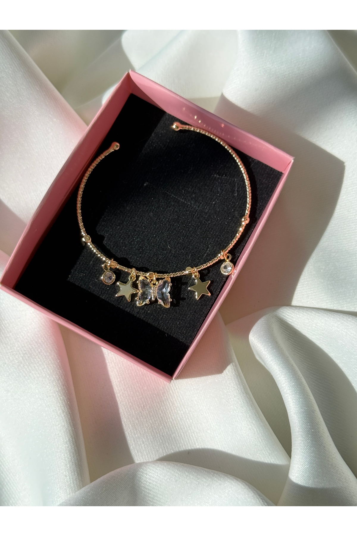 Zirkon Taşlı Kelebek Ve Yıldız Gold Charm Bileklik