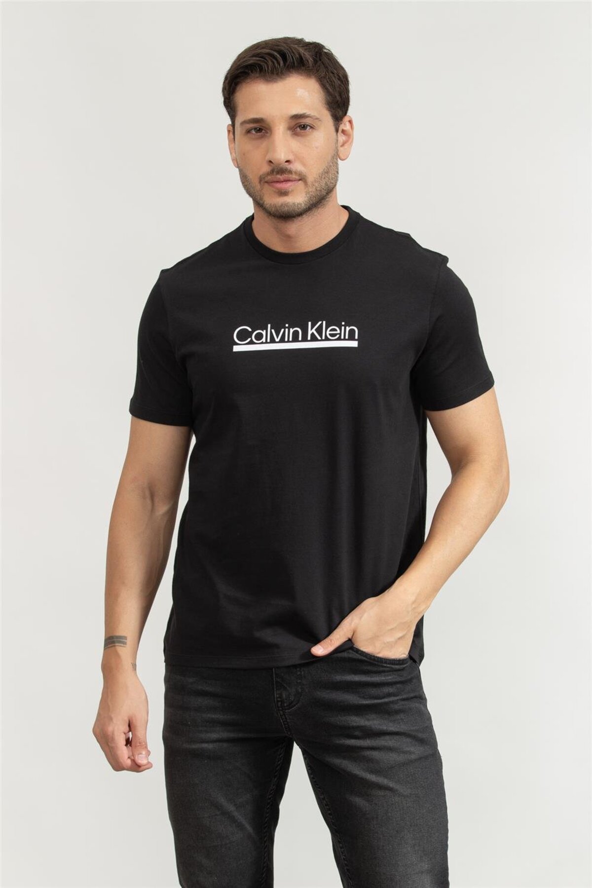 تیشرتمردانهCalvin Kleinرنگارنگ
