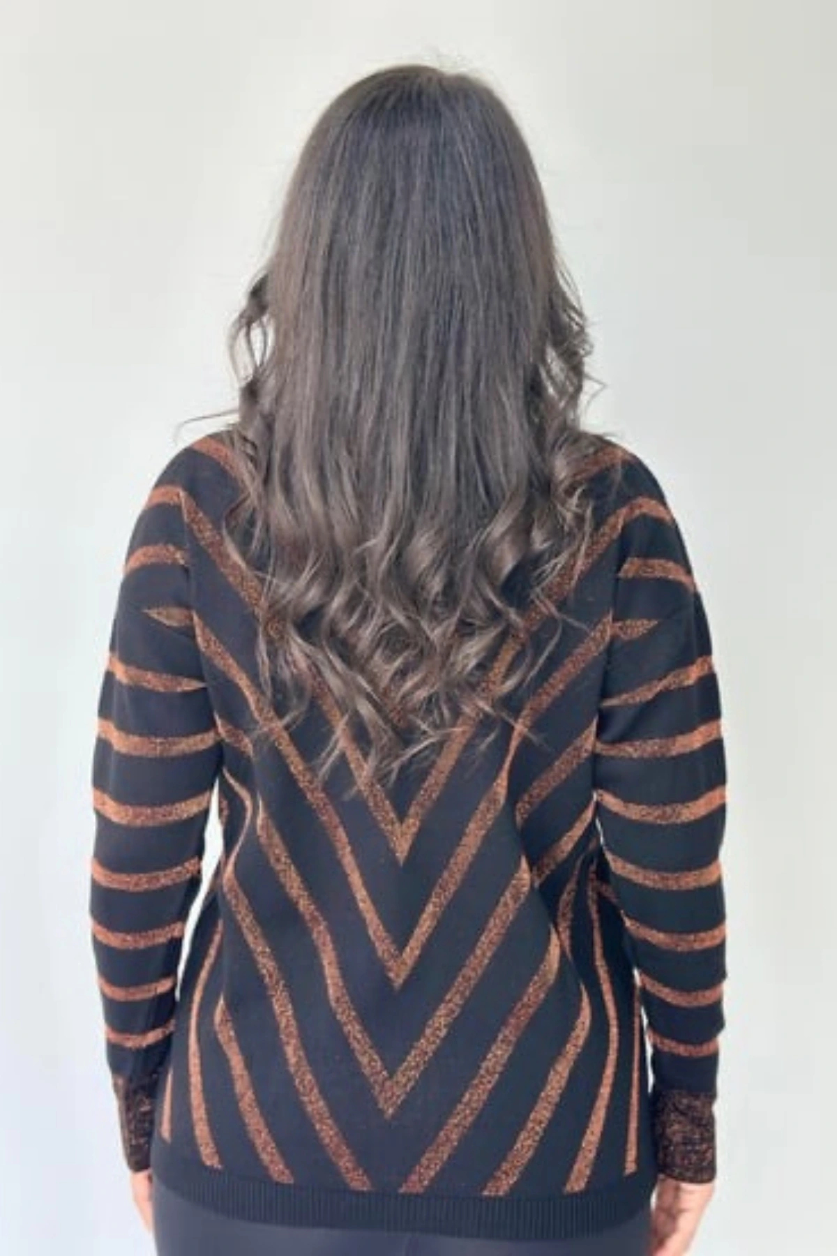 Bİ.GİYSEN  Kadın Kahve V Yaka Verev Sim Çizgili Likralı İnce Tiriko Yumuşak Dokulu Kazak - Görsel 2