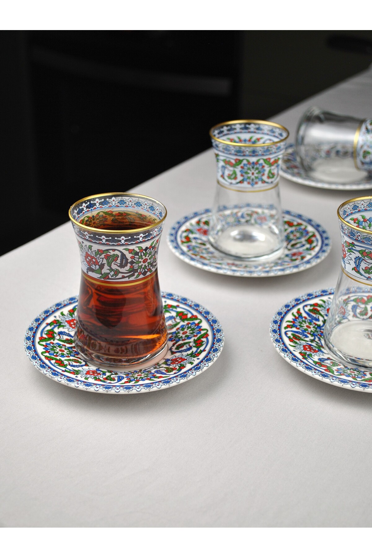 Qualitev 12 Piece Luxury Glass Tea Set for 6 People with Gold Detailing, Gold Color Embroidered Luxury Tea Set