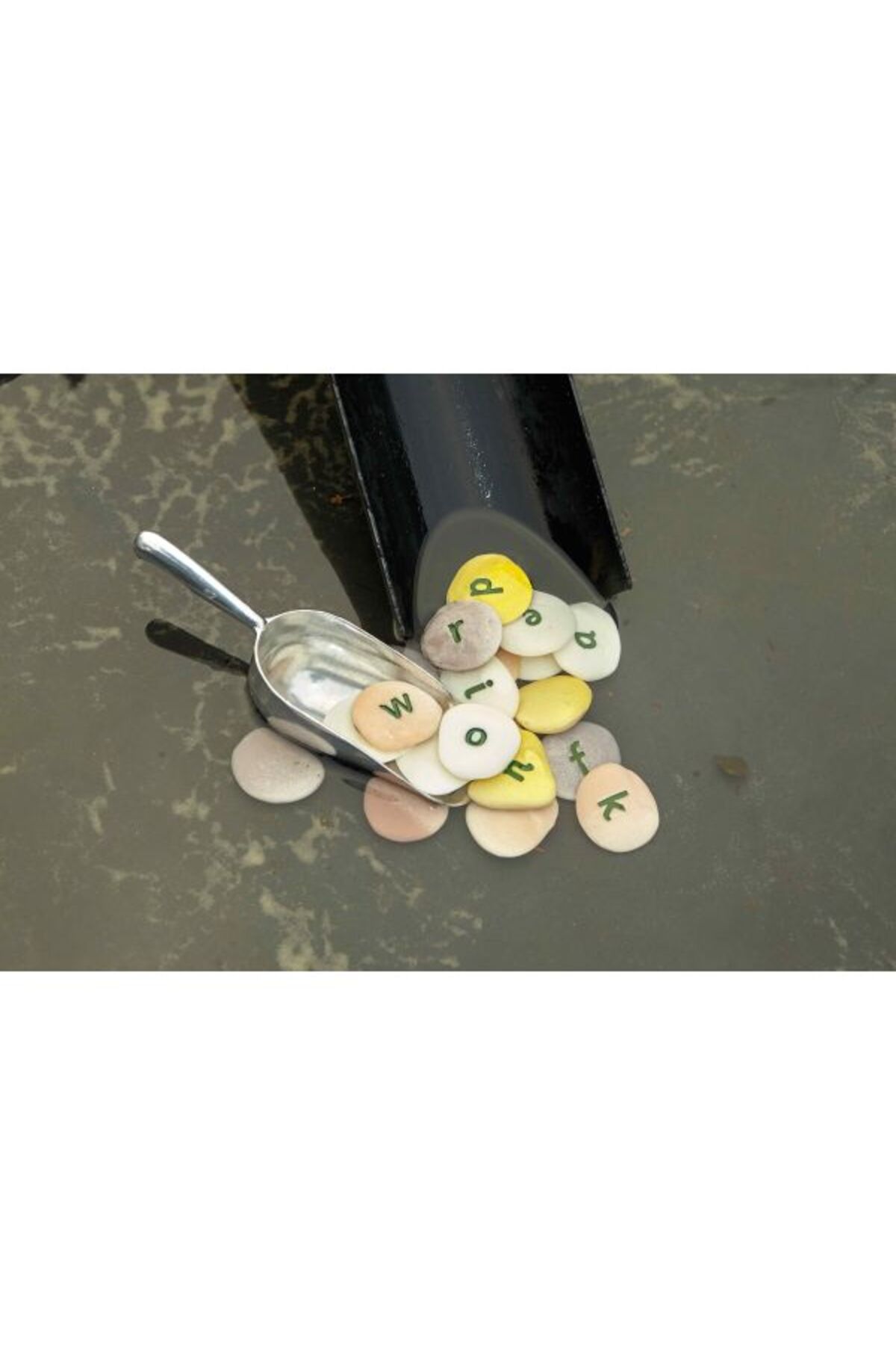 - مجموعه حروف کوچک الفبا پبلز