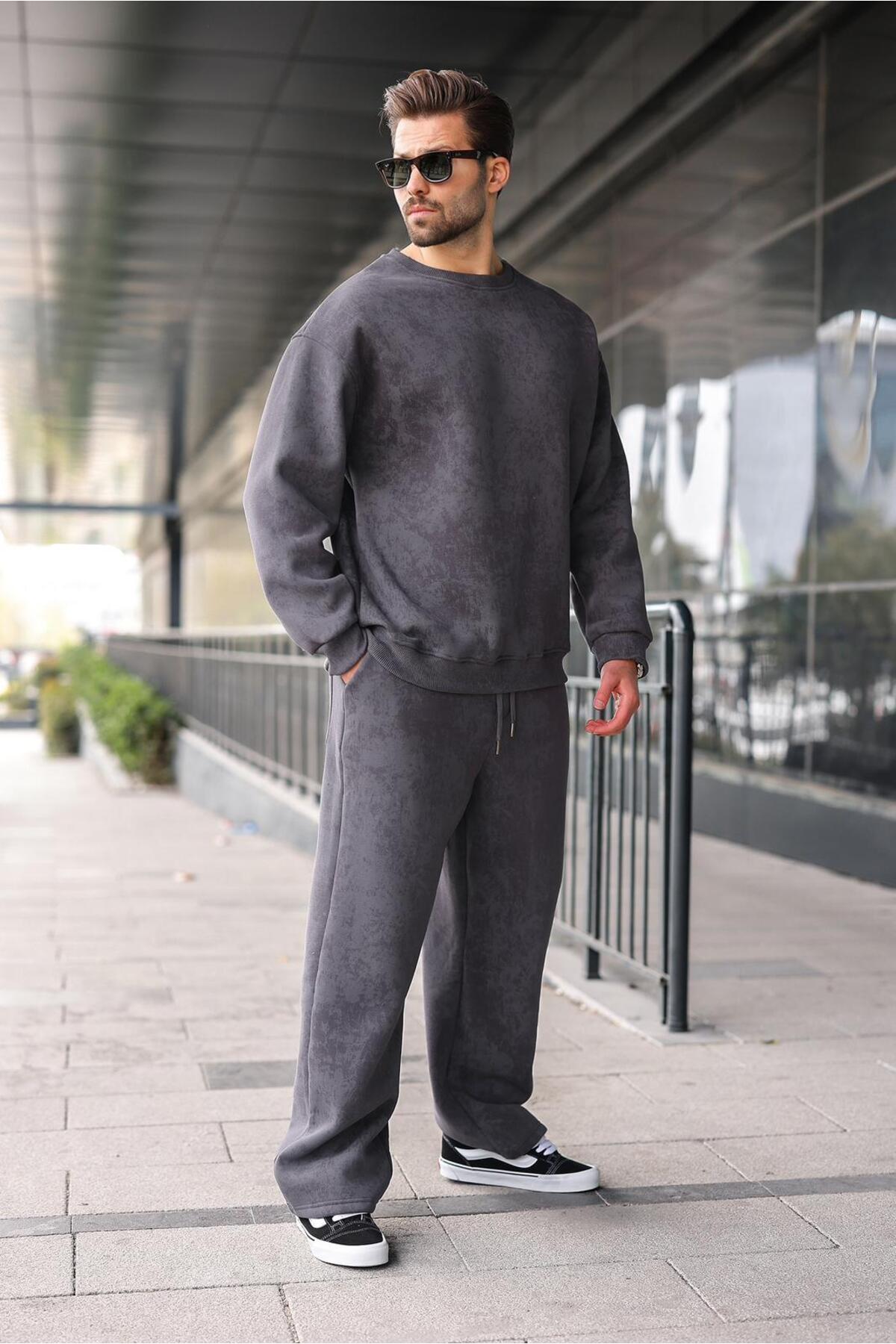 ست سویشرت و شلوار مردانه مدل یقه خاکستری دودی E7344 — خاکستری — تصویر 2 از 5