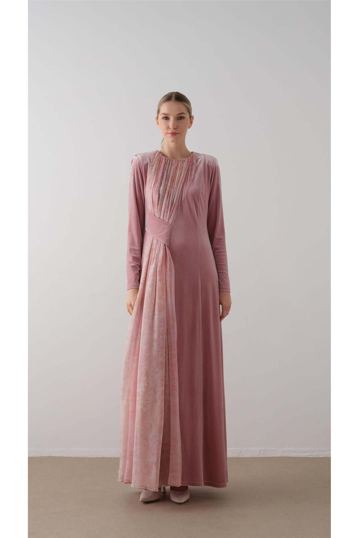 miha Hicran Önal Velvet Dress with Cross Chiffon Pattern on the Front Powder