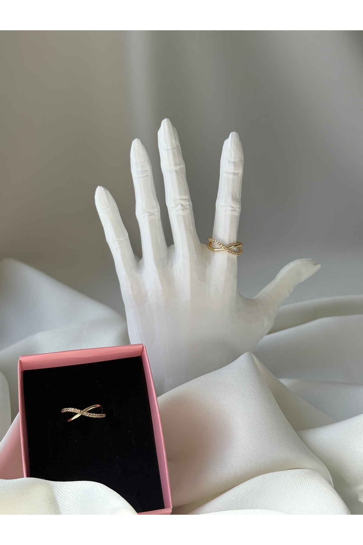 Gold Renk Zirkon Taşlı Yüzük