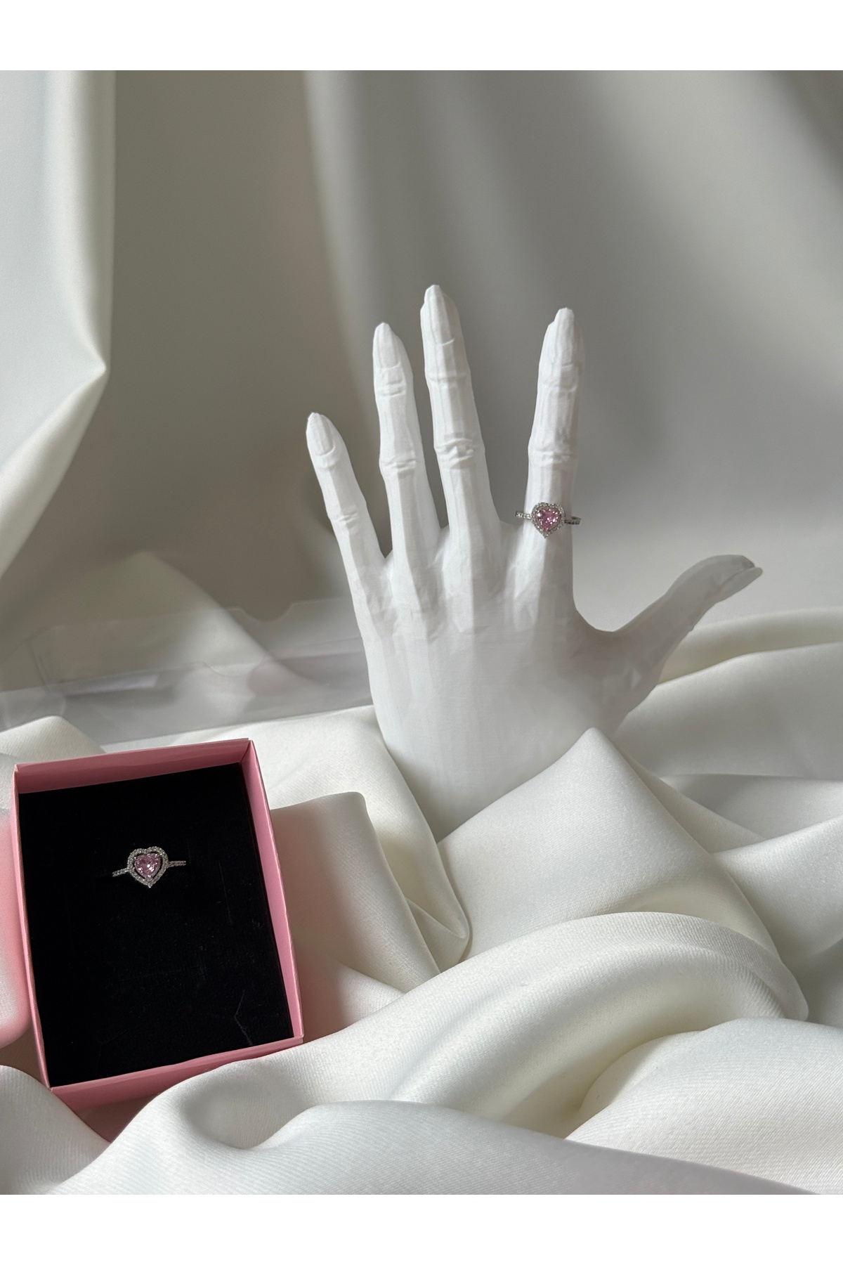 Gümüş Renk Pembe Zirkon Taş Kalp Charm Model Yüzük