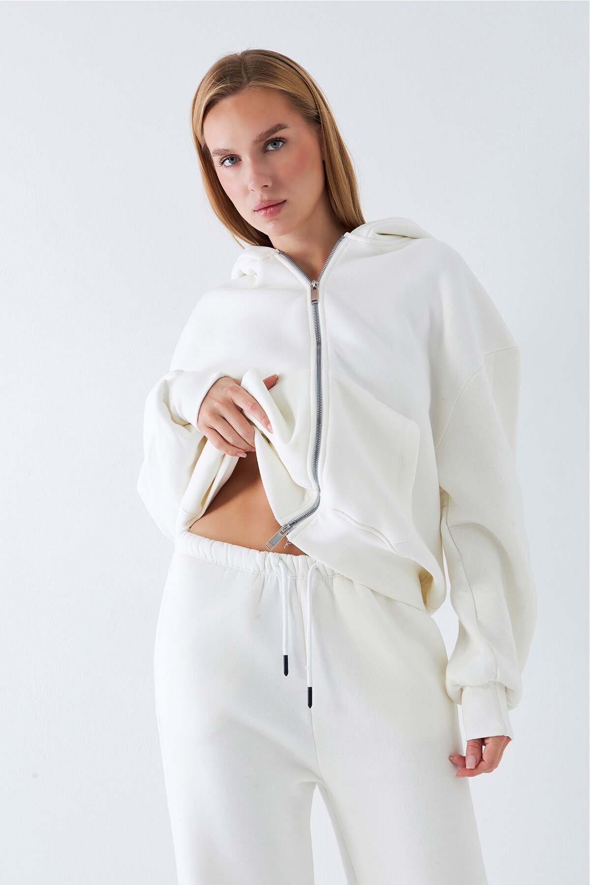 The Champ Clothing Kadın Oversize Zip Hoodie Beyaz, Fermuarlı, Kapüşonlu, Kangru Cep, 3 İplik Şardonlu Polar görsel 3