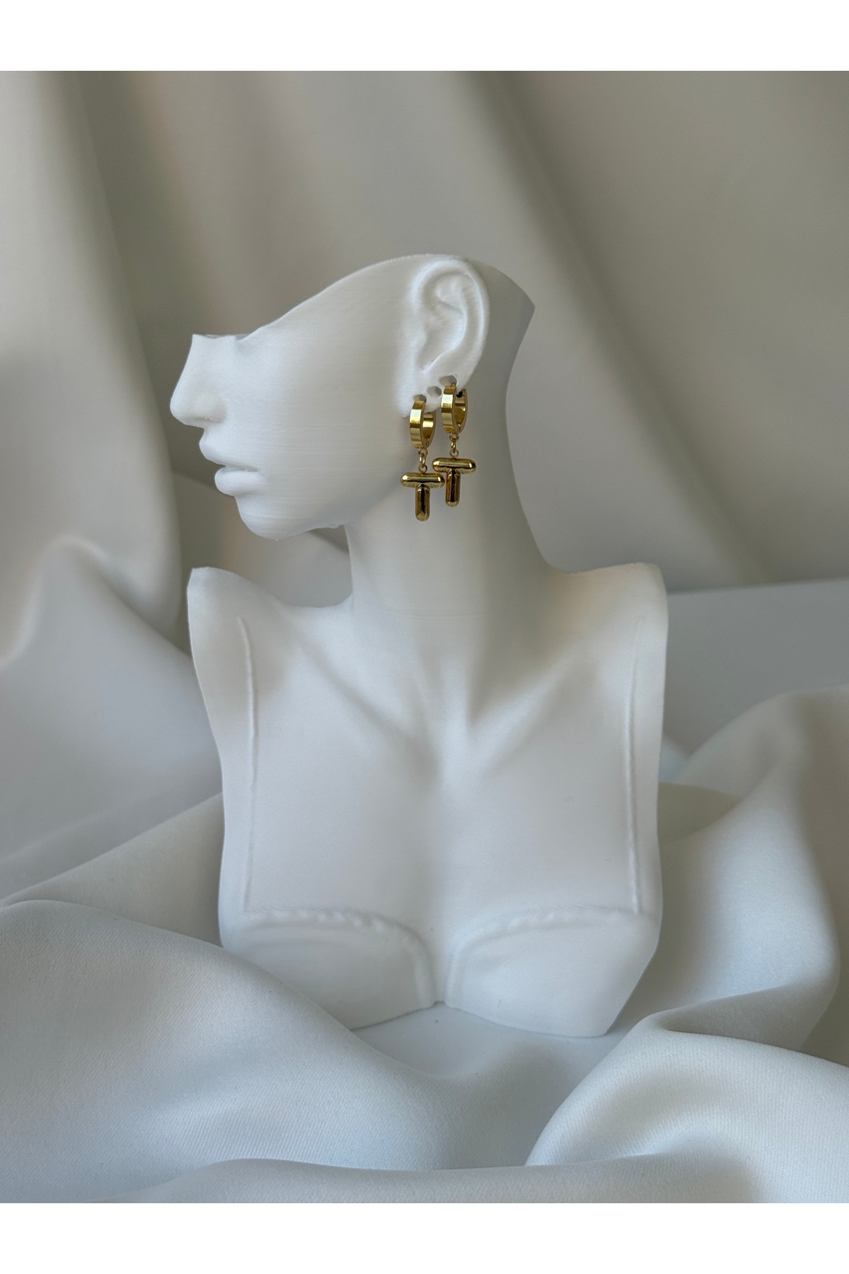 316L Çelik Gold Renk Harf Model Küpe