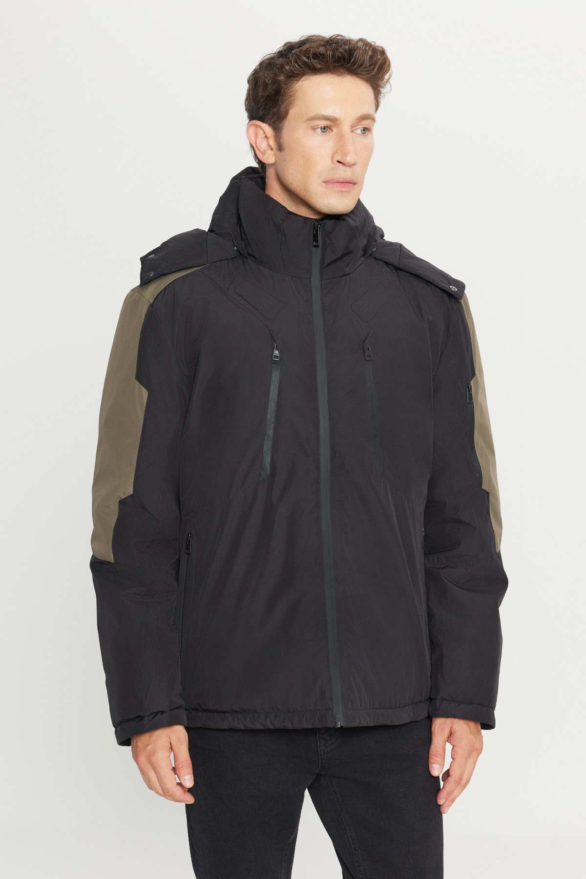 Standart Fit Normal Kesim Kapüşonlu Dik Yaka Yan Cepli Casual Siyah Mont — مشکی ACE008261129 — تصویر 3 از 5