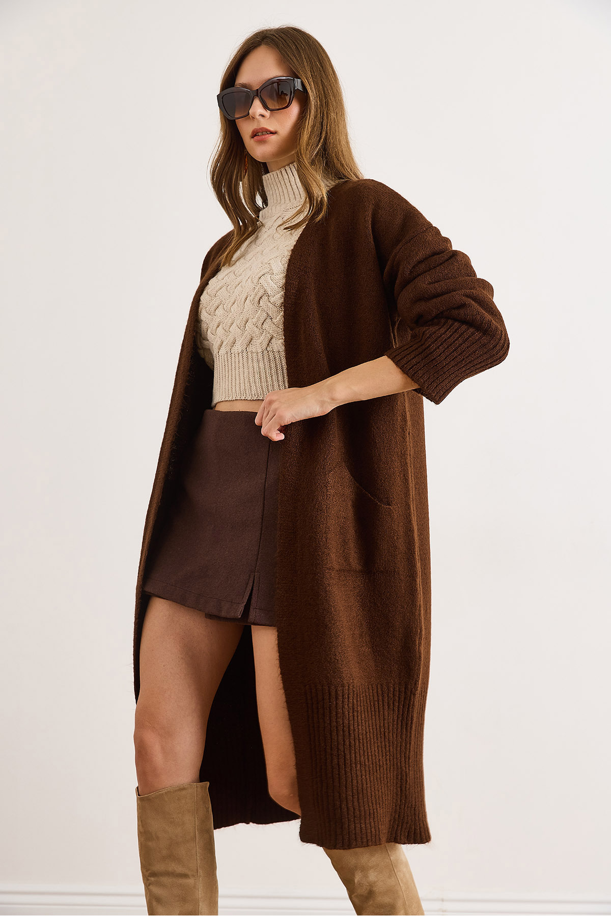 Olalook  Kadın Kahverengi Cepli Yumuşak Dokulu Midi Triko Hırka HRK-19000438 - Görsel 3