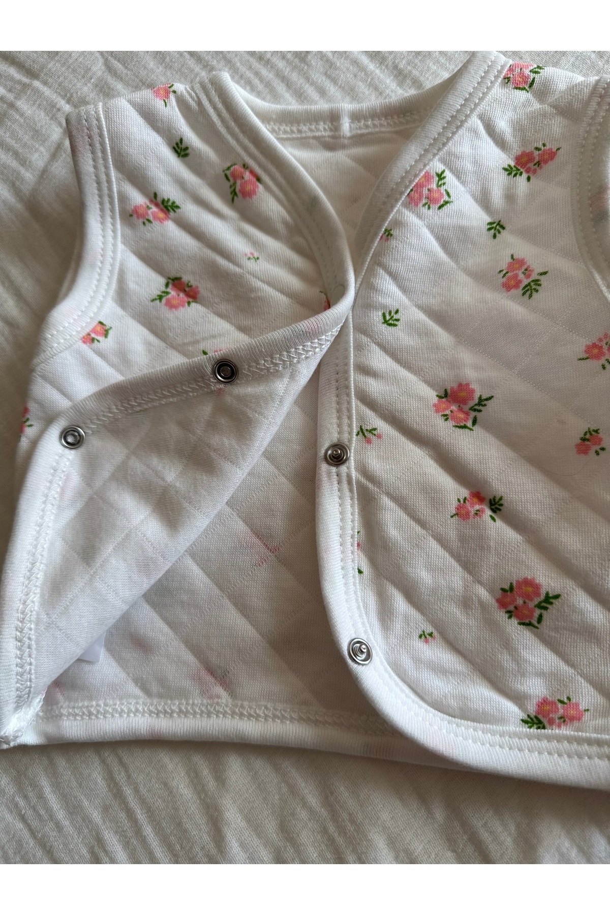 Nayinom Çiçek Desenli Yelek fotoğrafı 3 (önizleme)