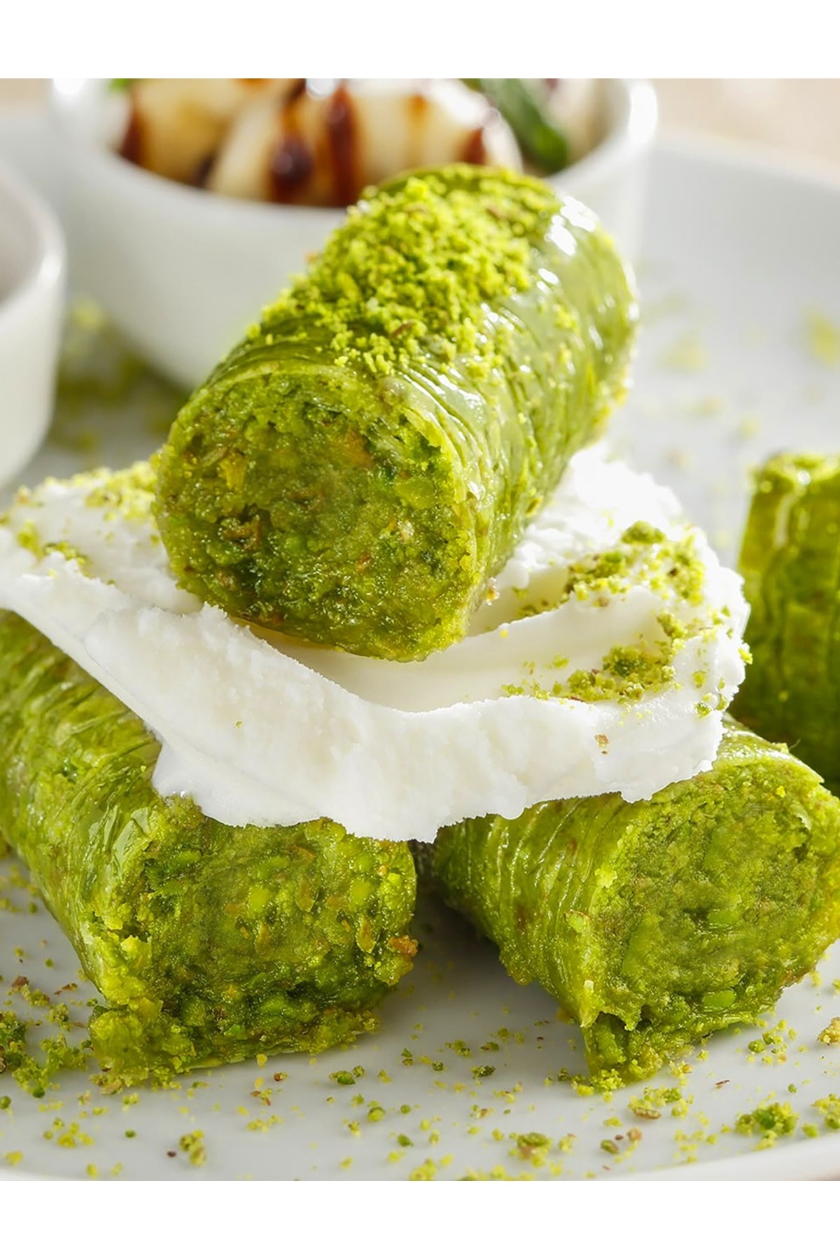 BAKLAVACI GÜLLÜOĞLU GÜLLÜOĞLU FISTIKLI DÜRÜM 1 KG