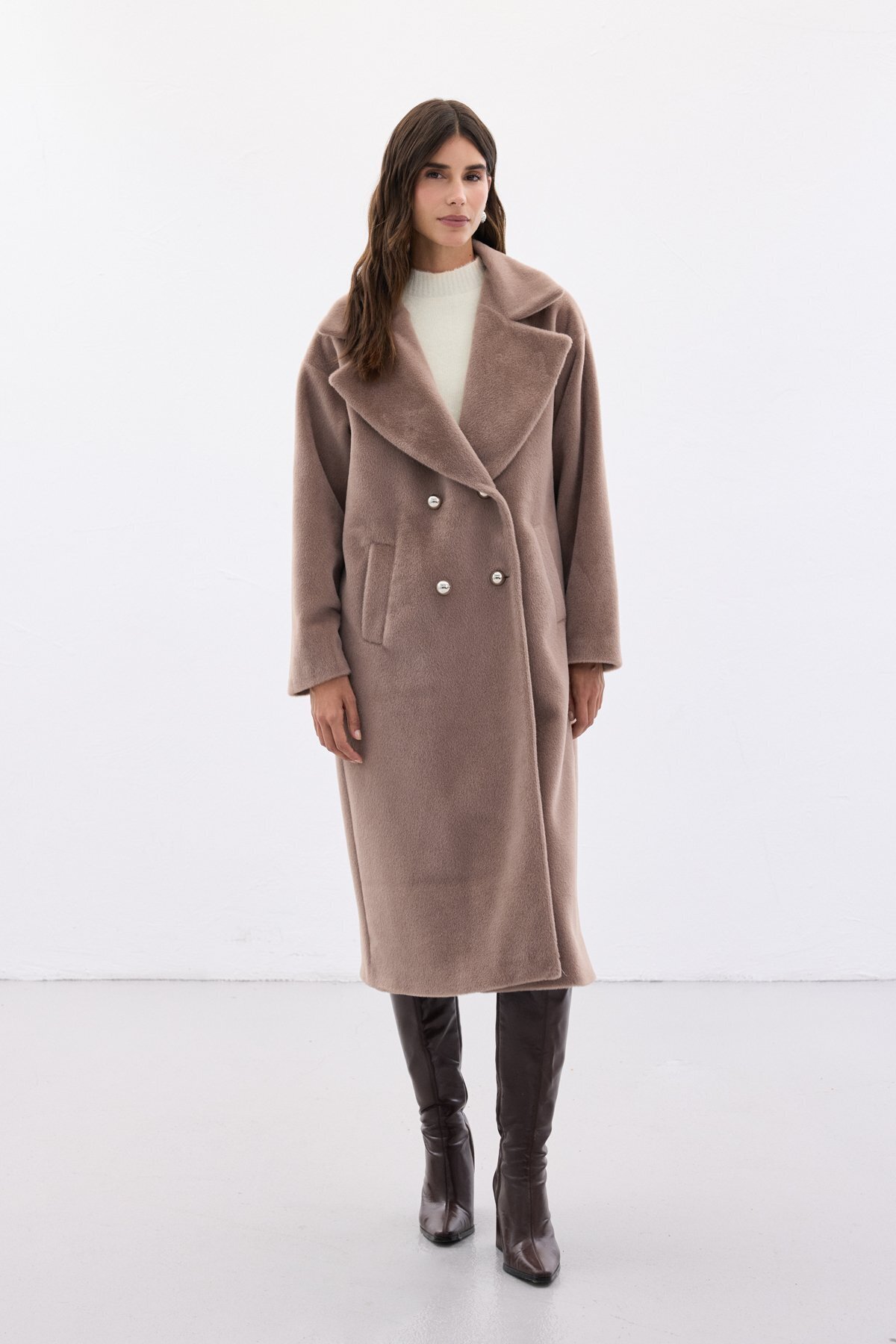 Sateen  Düğme Detaylı Uzun Kaban - Vizon - Görsel 5