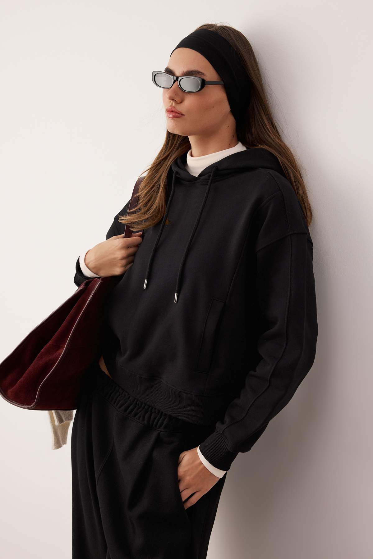 Trendyolmilla  Siyah Oversize/Geniş Kalıp Kalın İçi Polarlı Örme Sweatshirt TWOAW26SW00209