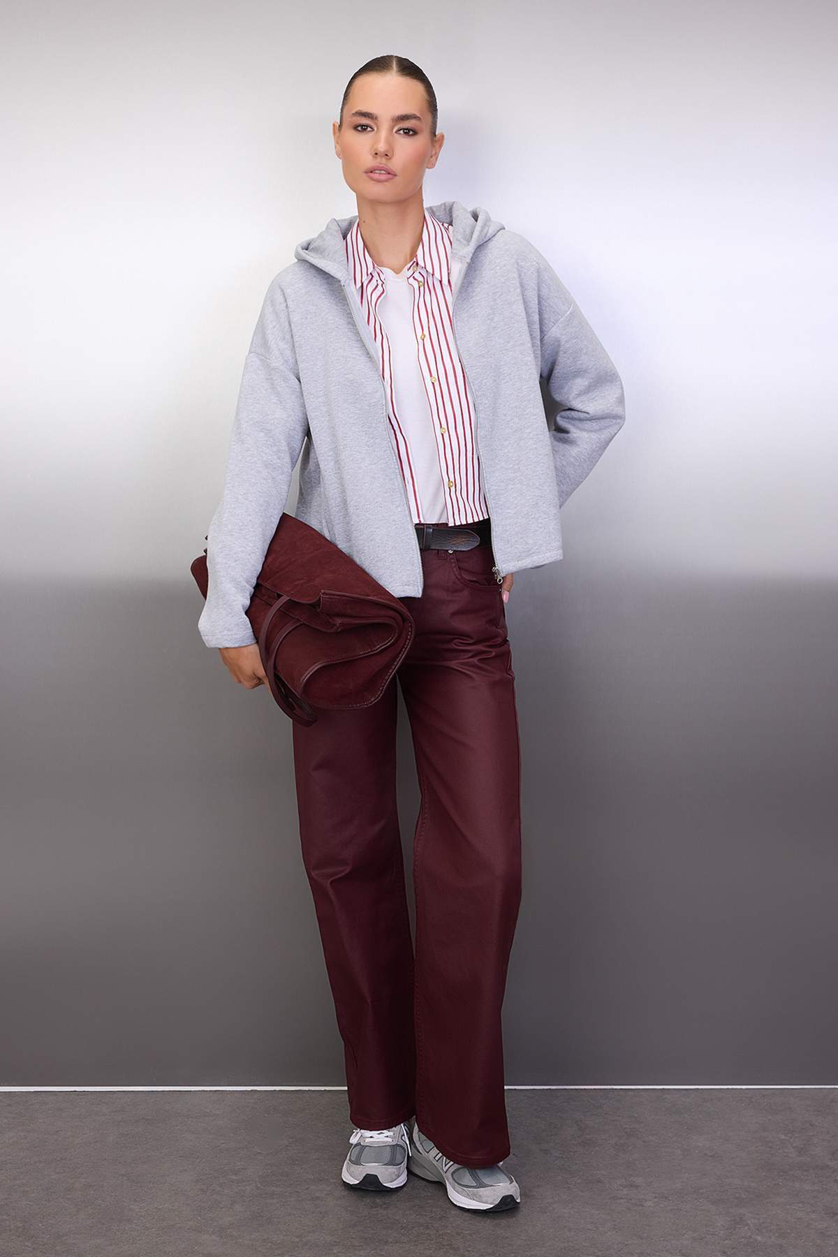 Trendyolmilla  Gri Melanj Kalın İçi Polarlı Kapüşonlu Fermuarlı Oversize/Geniş Kesim Örme Sweatshirt TWOAW26SW00111