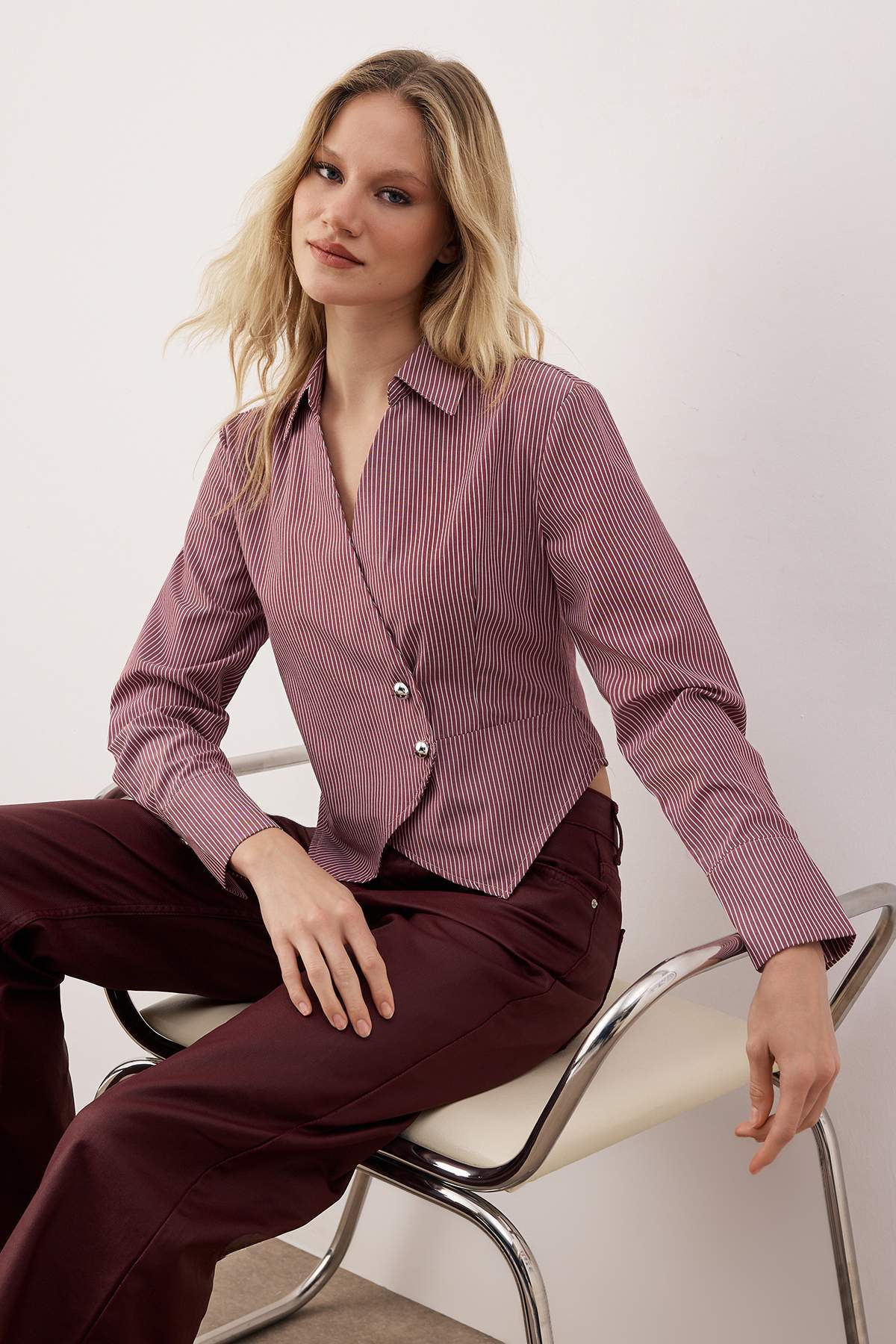 Trendyolmilla  Bordo-Çok Renkli Çizgili Gümüş Düğme Detaylı Gömlek TWOAW26GO00081 - Görsel 2