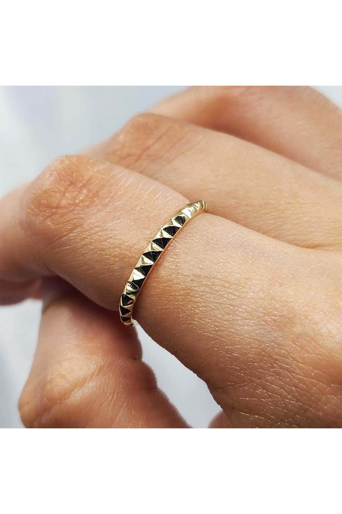 FasekGold Gümüş Yüzük - Minimal Sıralı Piramit Tasarım 925 Ayar Gümüş Yüzük