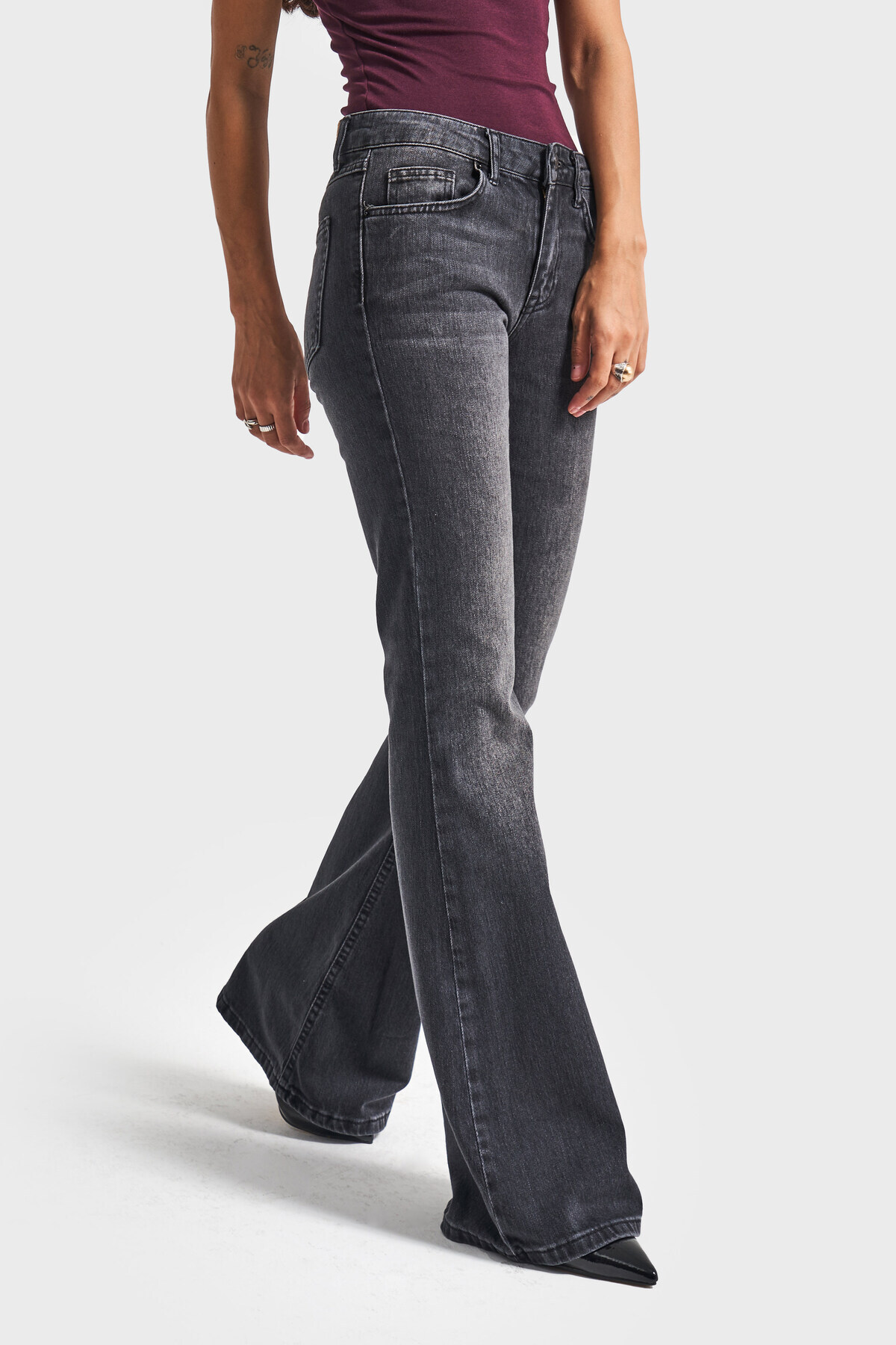 its basic Női füstölt színű 2w5-1 Midrise Flare Fit belső hossz 83 cm Rugalmas szövet farmer farmer